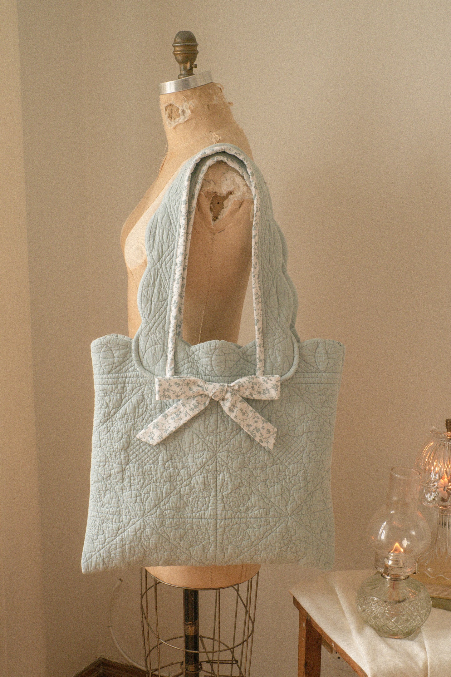 Handmade mini quilted tote bag - fresh snow