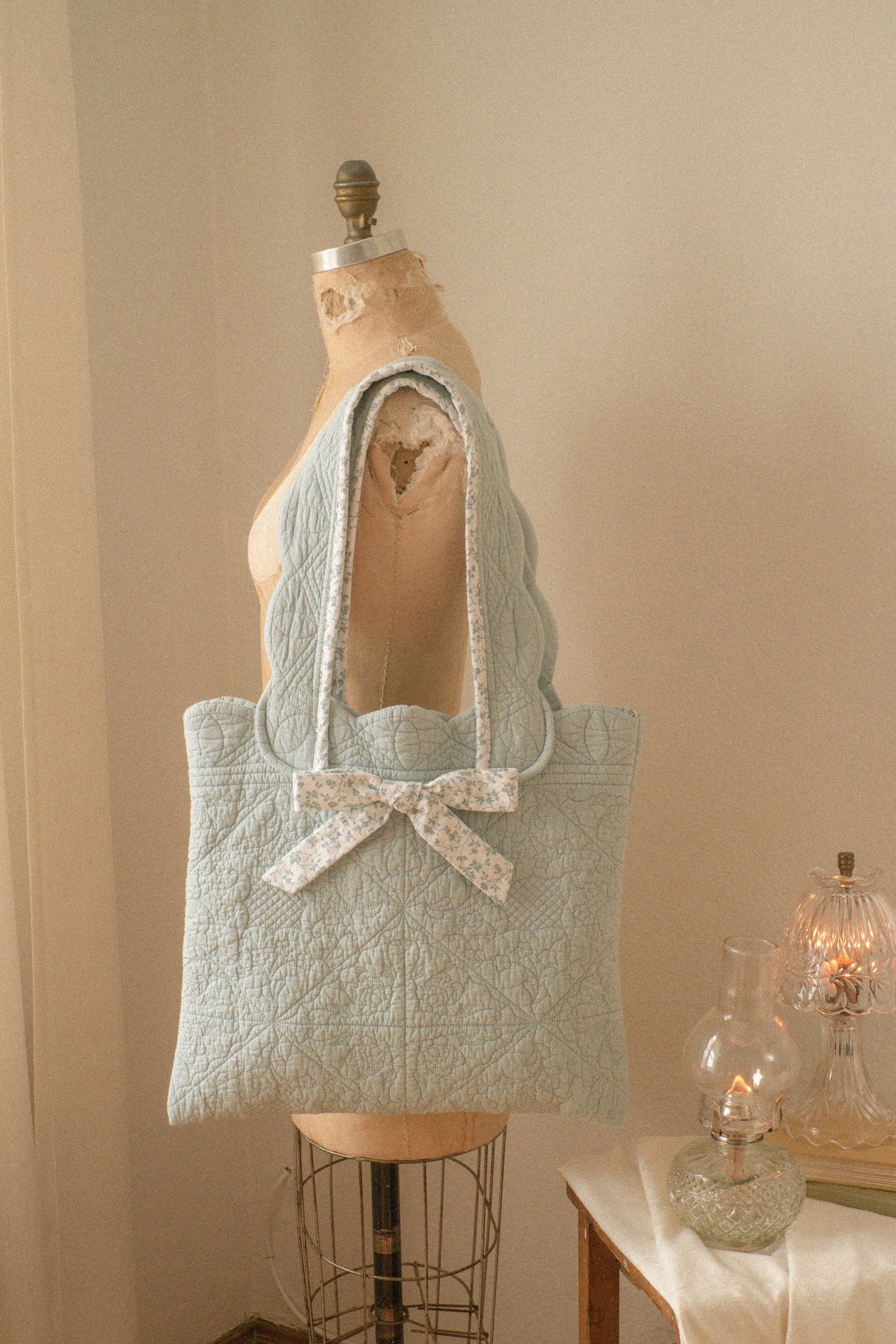 Handmade mini quilted tote bag - fresh snow