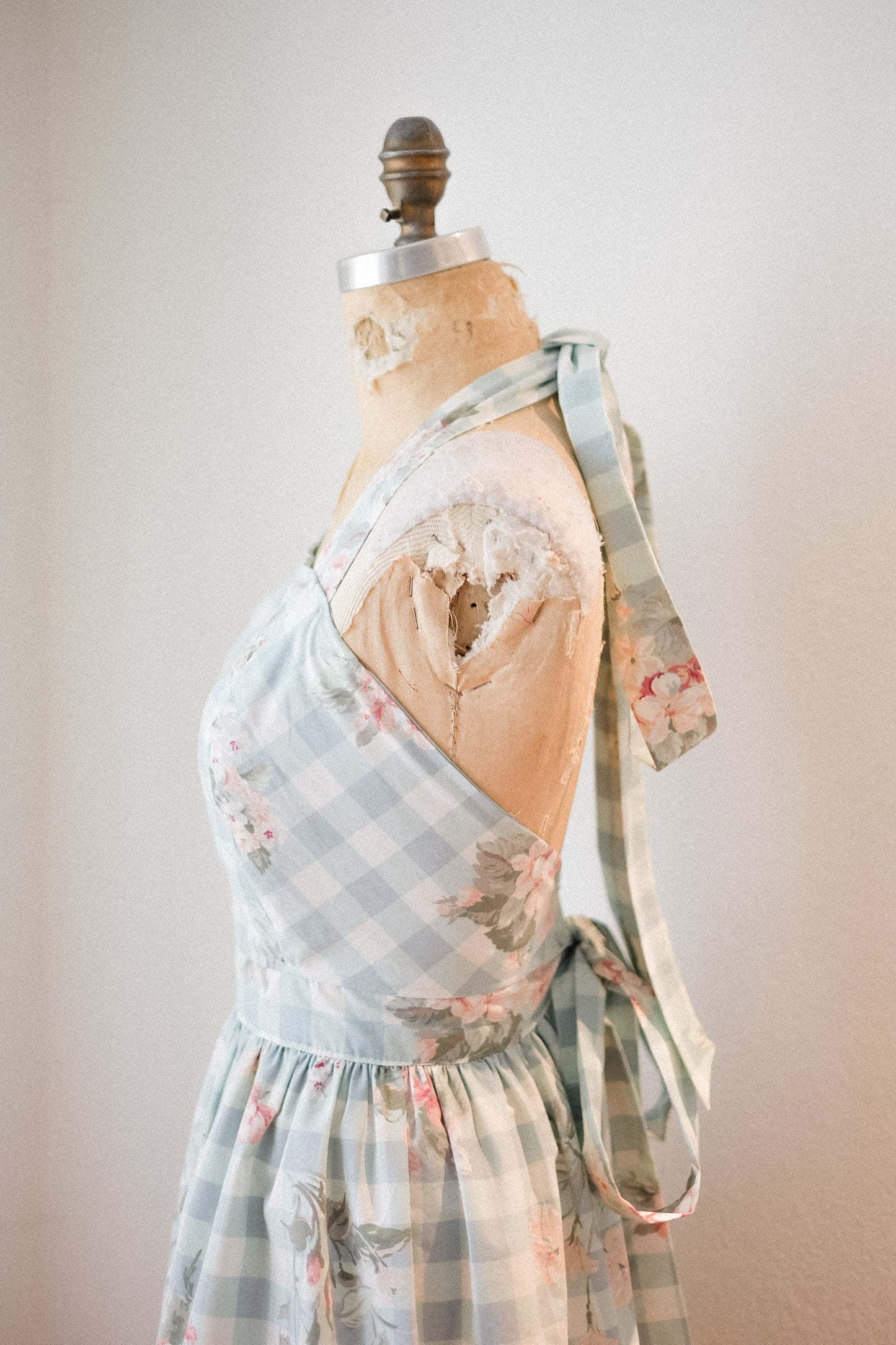 Handmade vintage floral apron - Baby blue