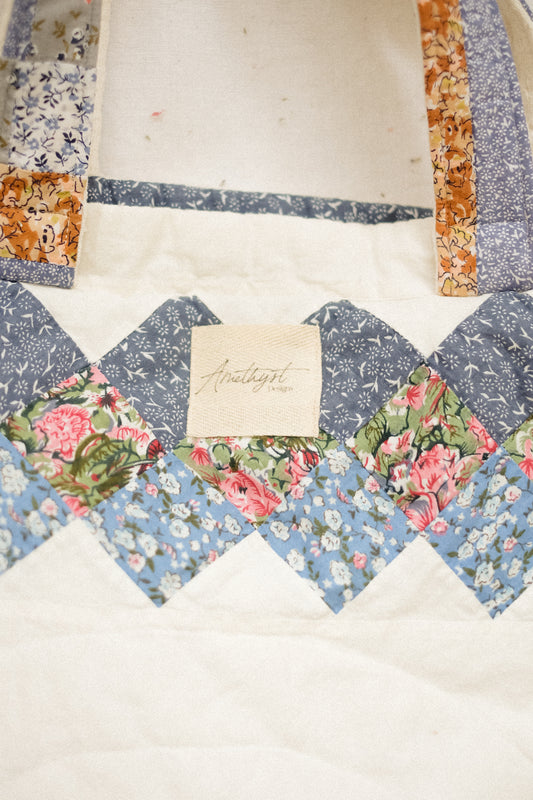 Handmade quilted reusable bag - ♡