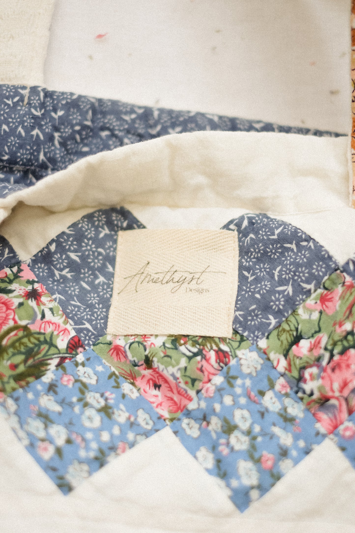 Handmade quilted reusable bag - ♡
