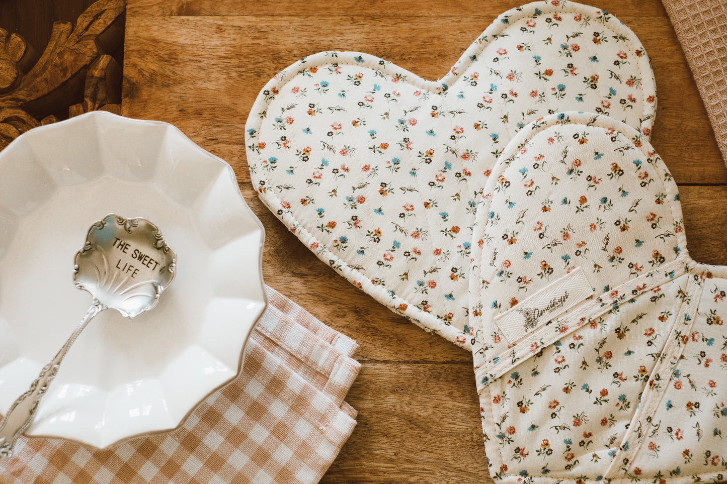 Handmade vintage floral apron set - Honeysuckle