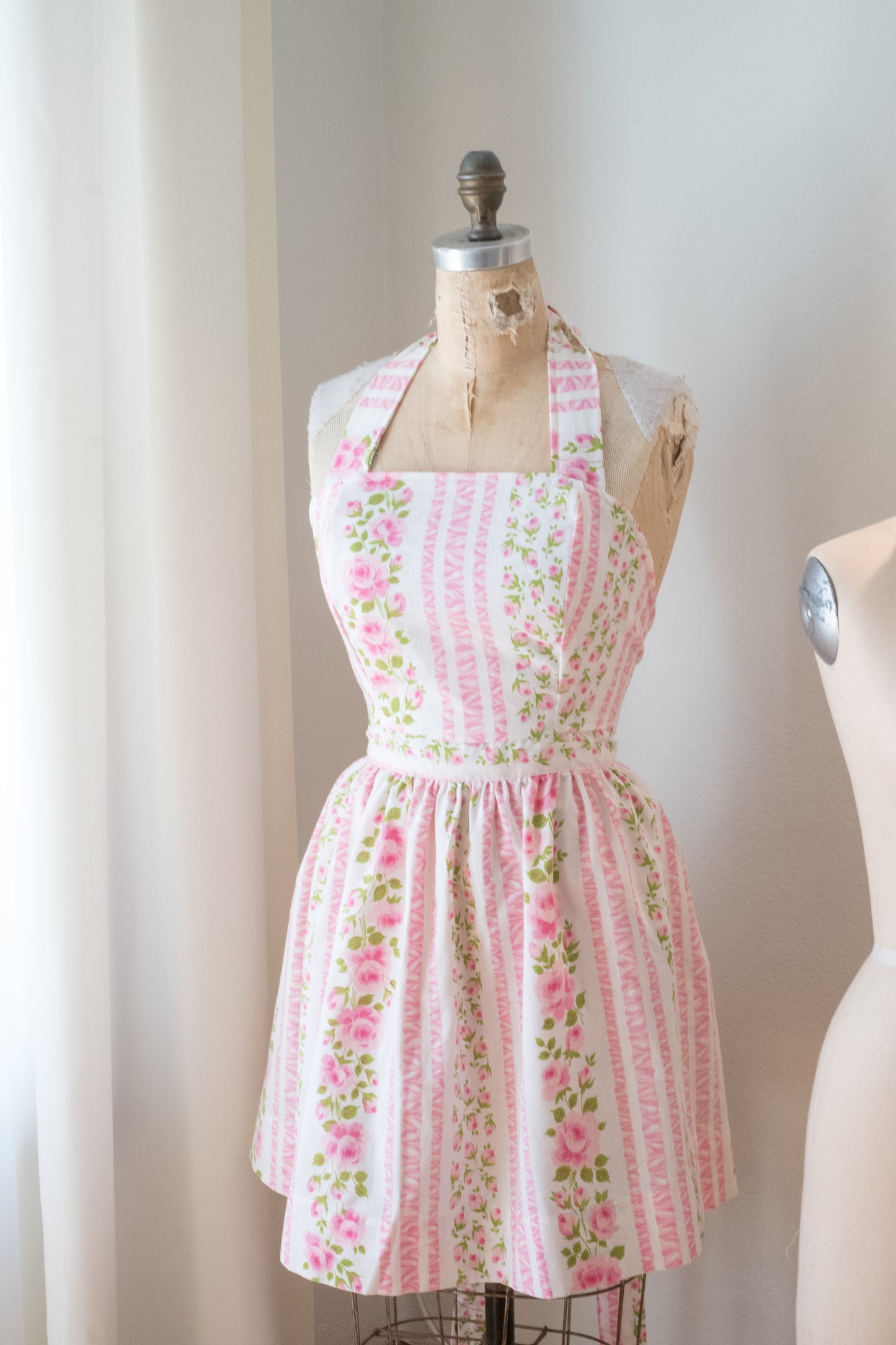 Handmade vintage floral apron set - retro pink