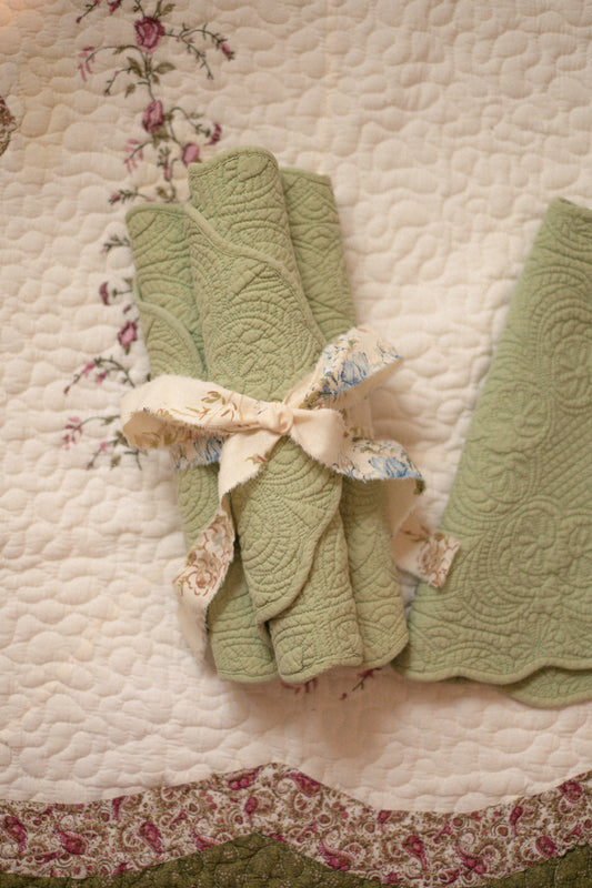 Vintage-inspired quilted placemats ♡ Set of four