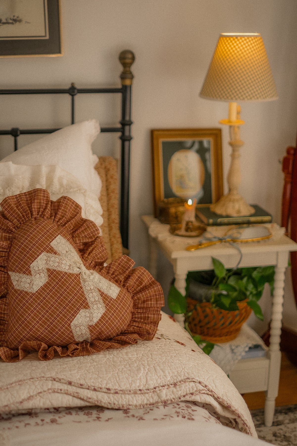 Handmade ruffled heart pillow - autumn plaid🍂