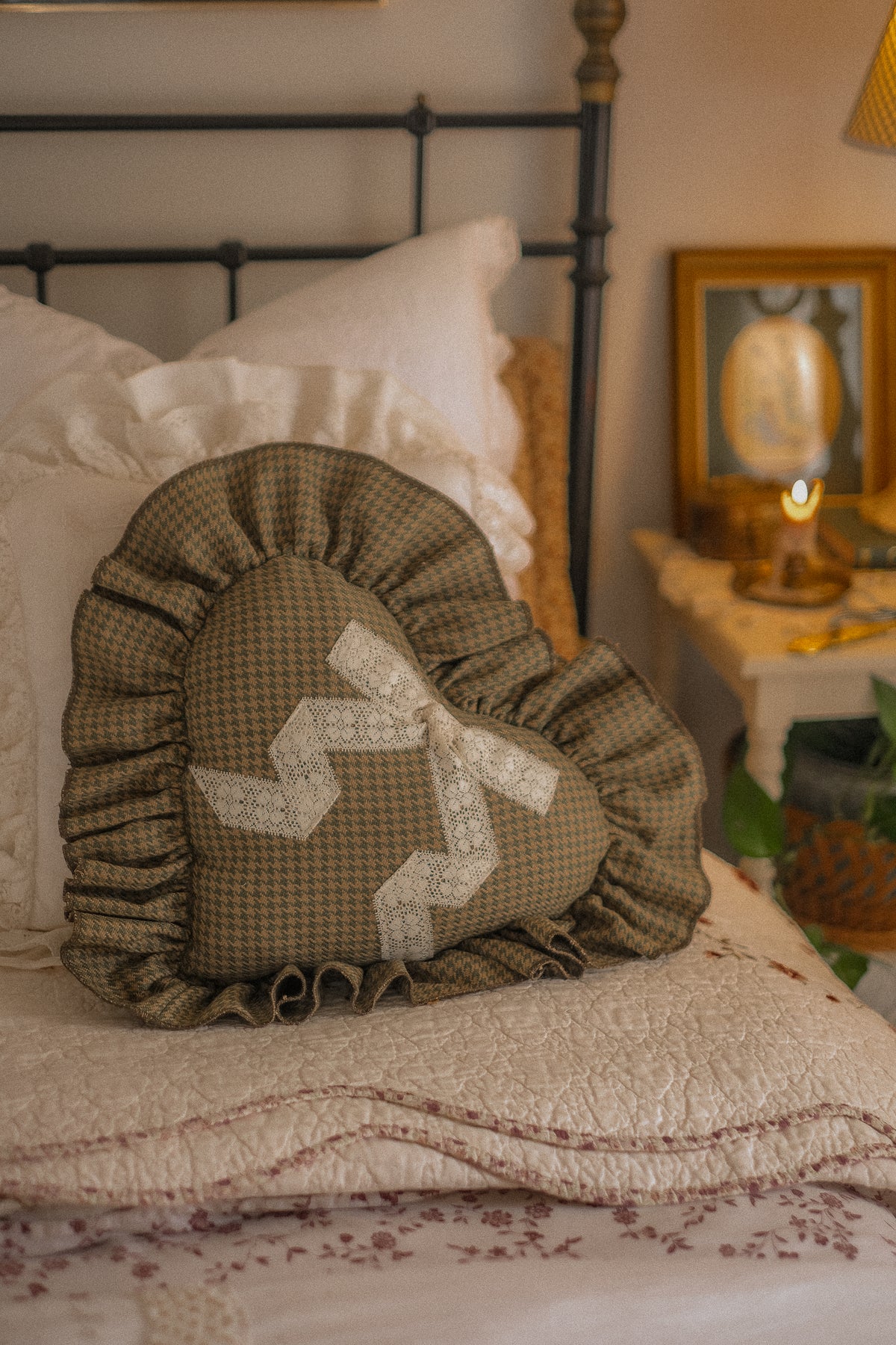 Handmade ruffled heart pillow - moss🍂