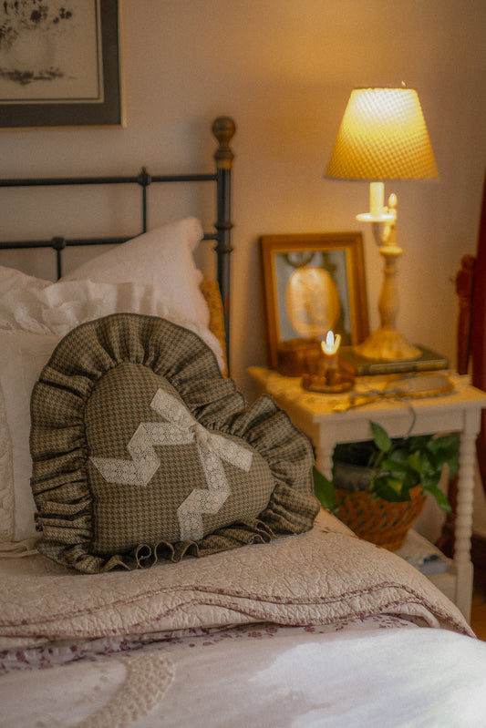 Handmade ruffled heart pillow - moss🍂
