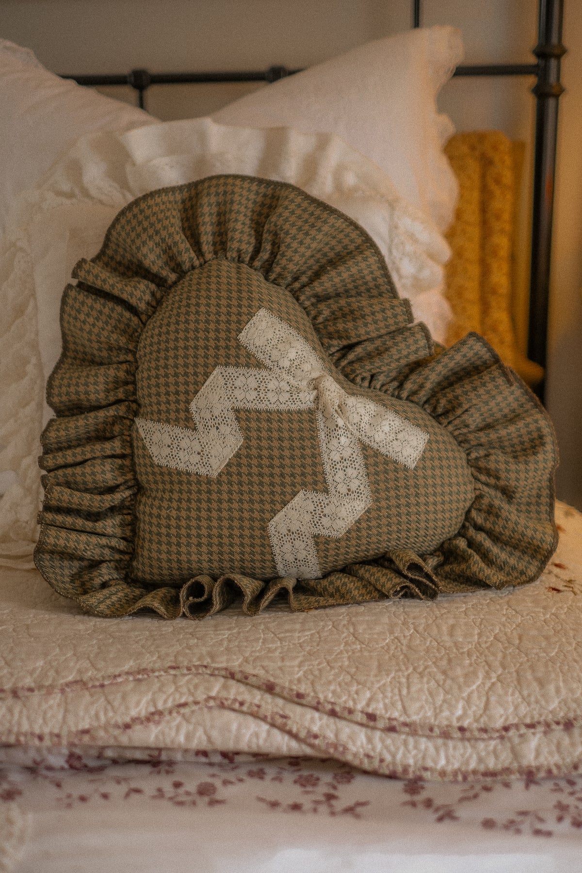 Handmade ruffled heart pillow - moss🍂