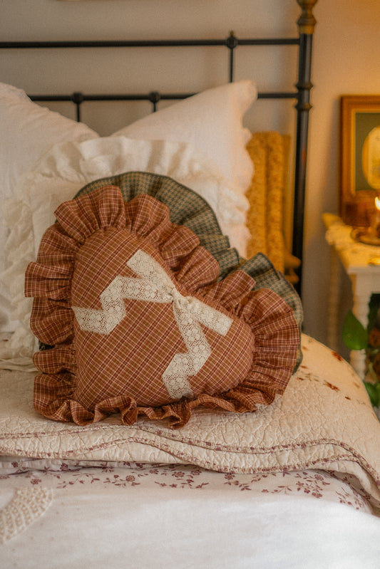 Handmade ruffled heart pillow - autumn plaid🍂