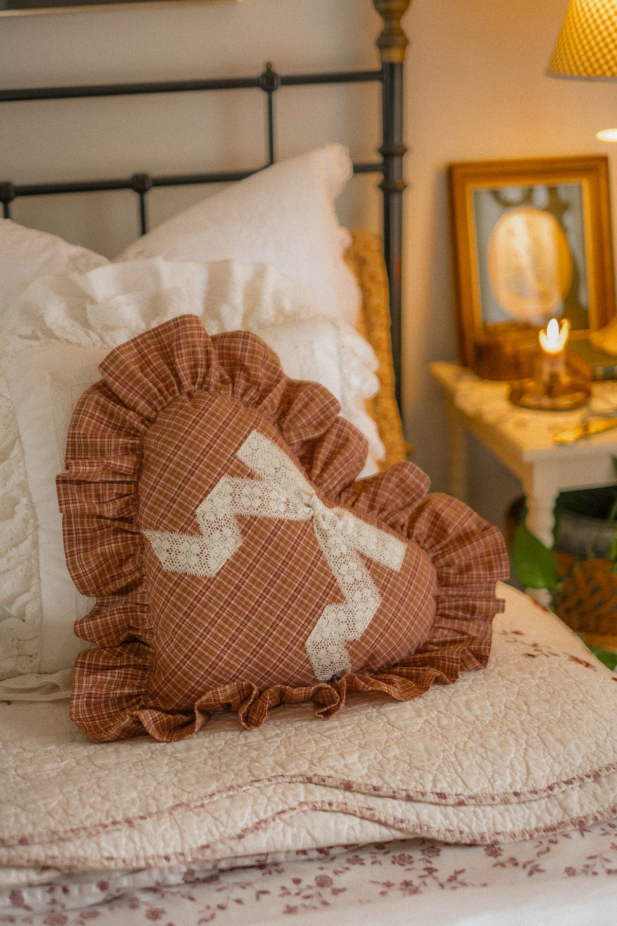 Handmade ruffled heart pillow - autumn plaid🍂