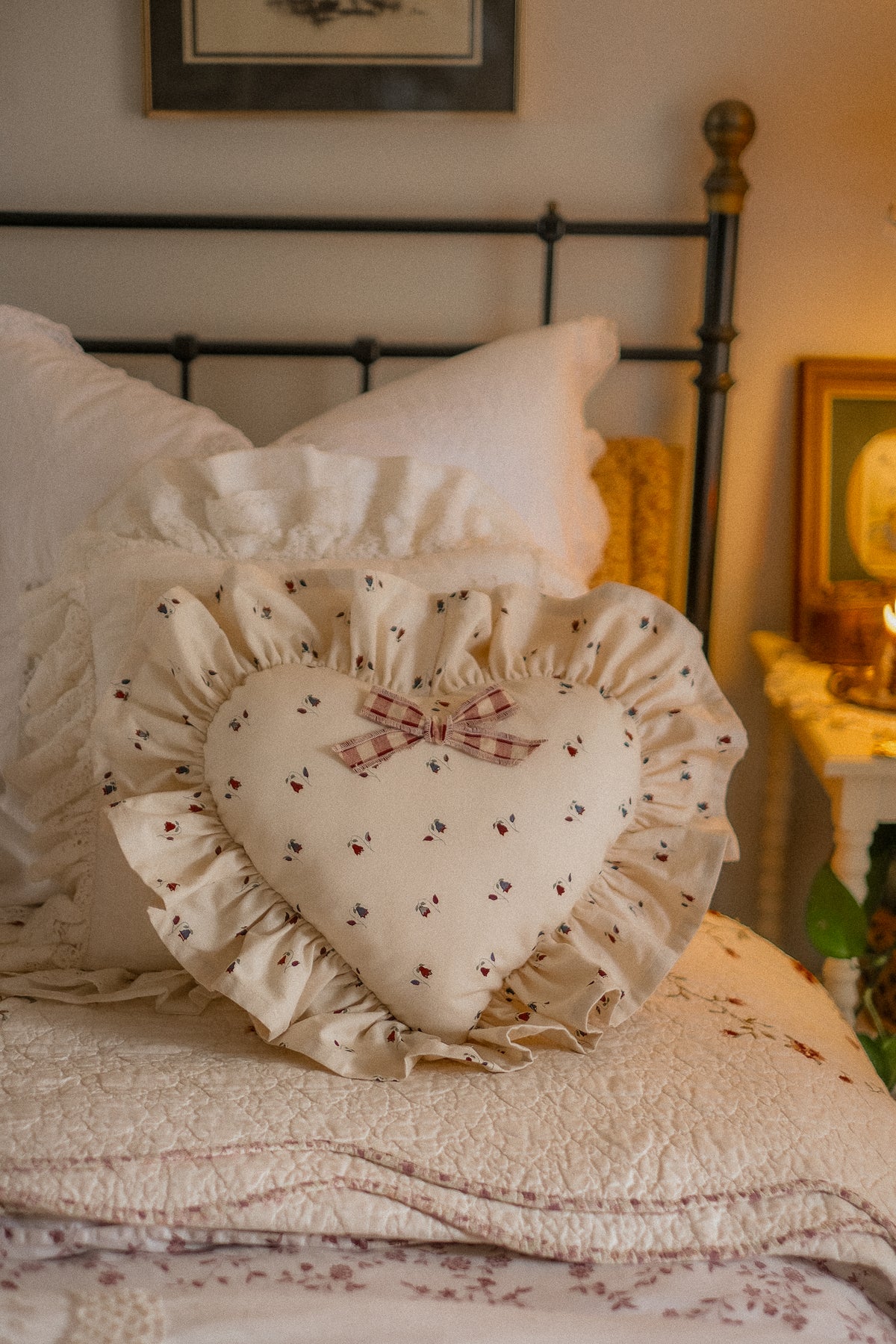 Handmade ruffled heart pillow - autumn rose 🥀