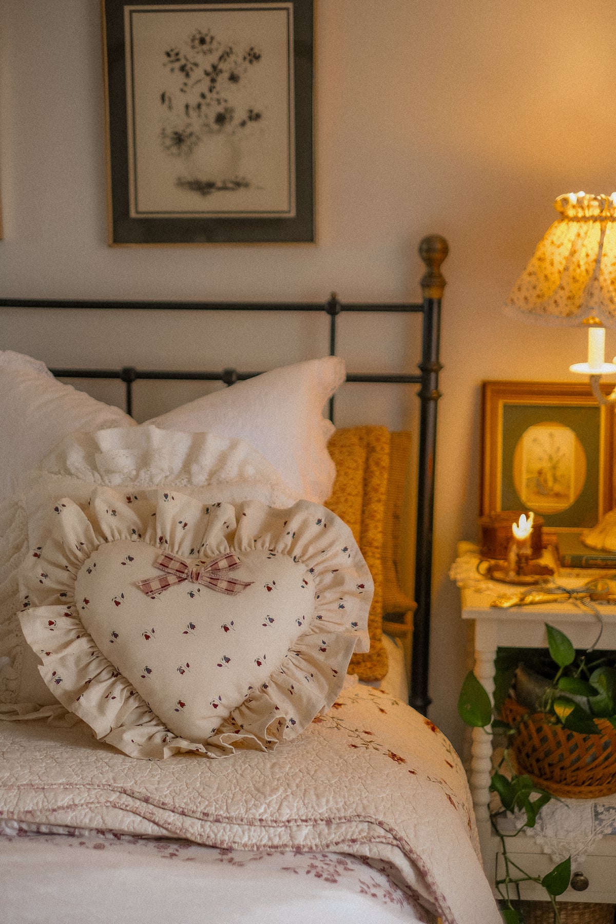 Handmade ruffled heart pillow - autumn rose 🥀
