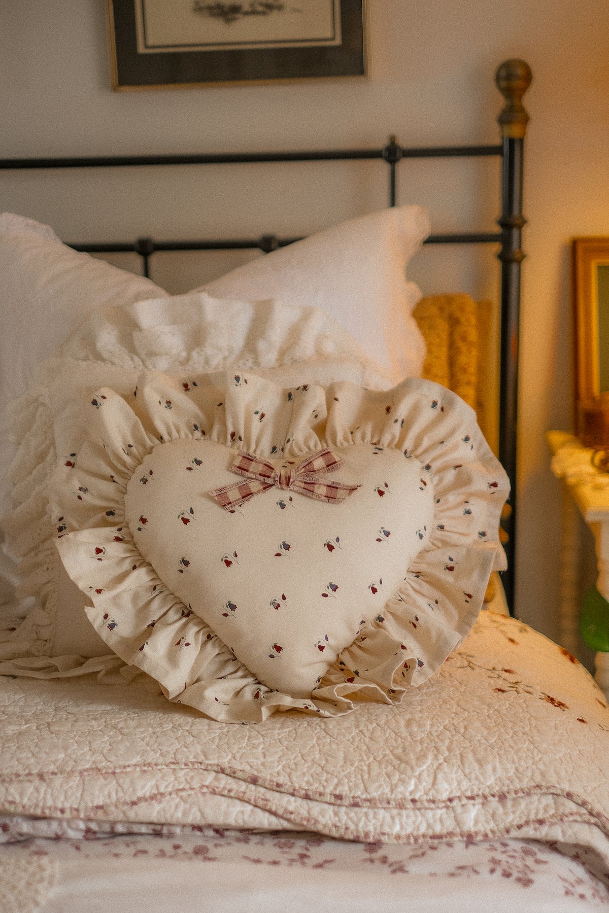 Handmade ruffled heart pillow - autumn rose 🥀