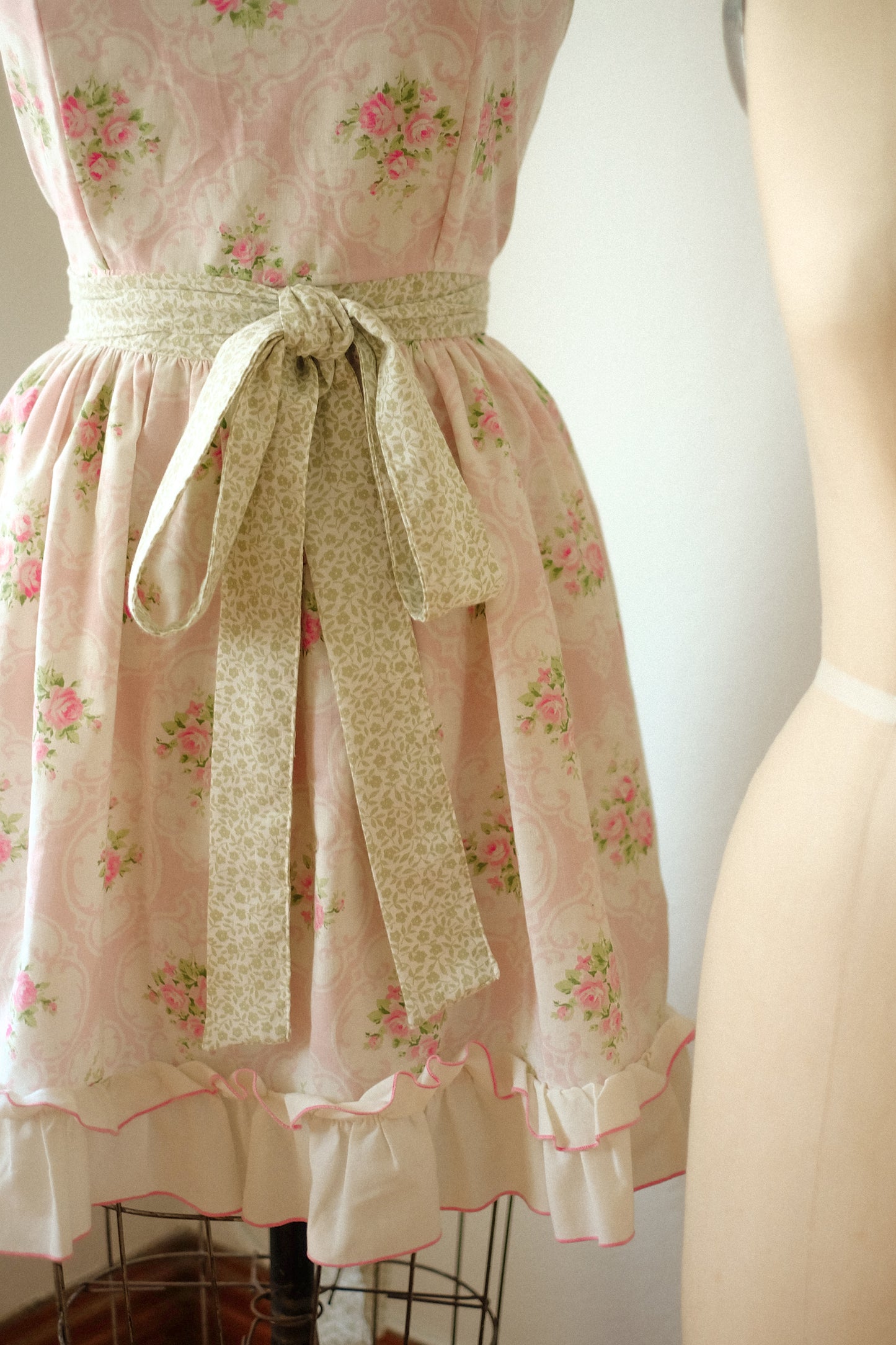 Handmade vintage floral apron - Valentine♡