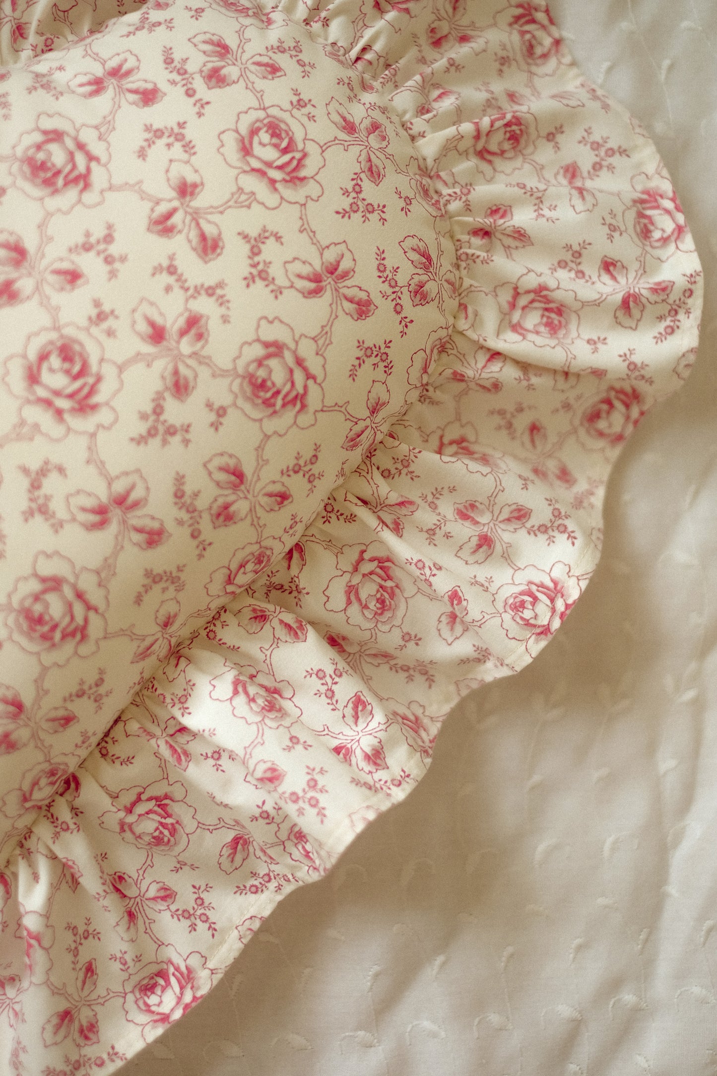 Handmade ruffled heart pillow - Rosebud♡