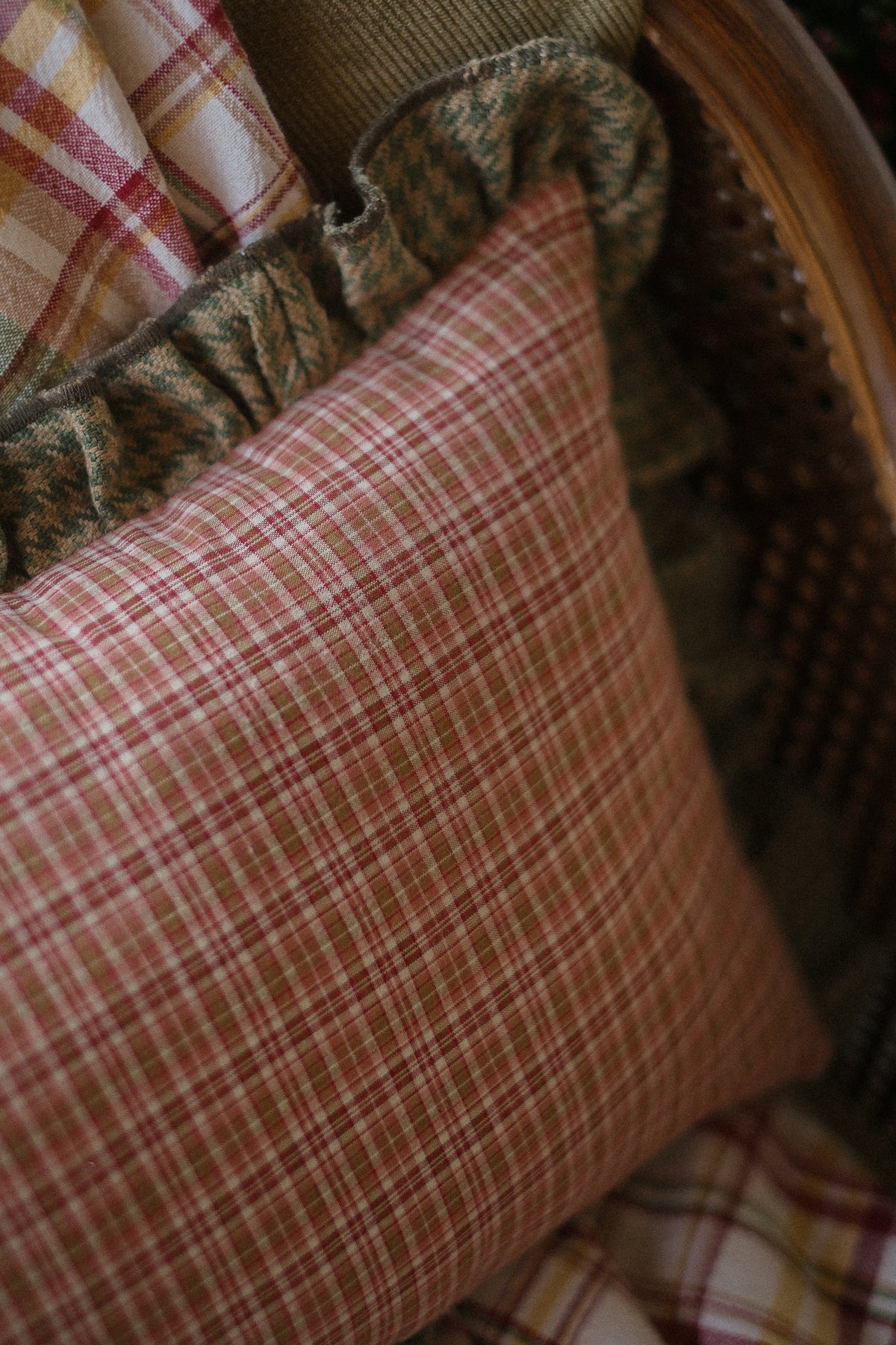 Handmade vintage tapestry pillow 🧺