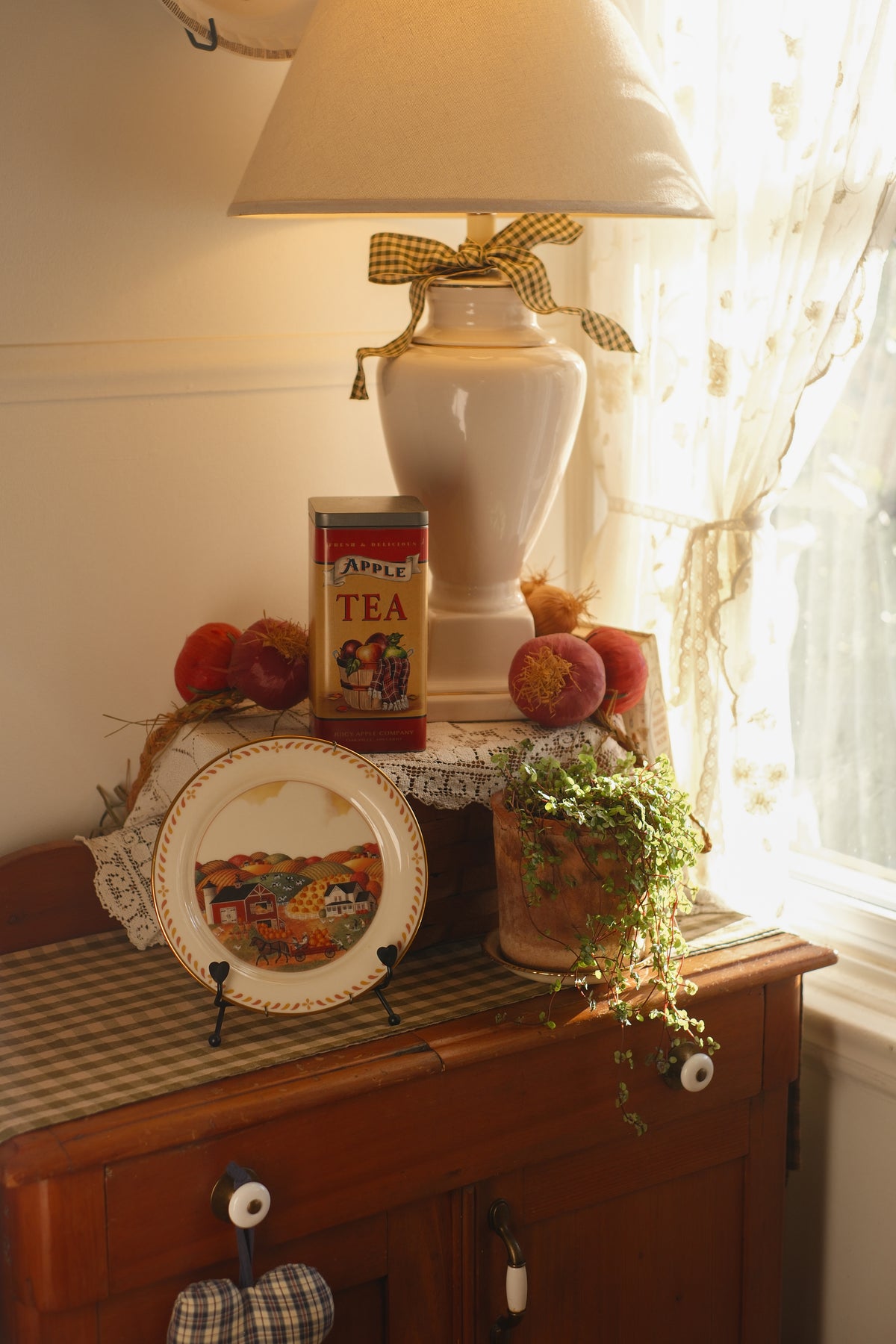 Vintage autumn scenery wall plate 🍂