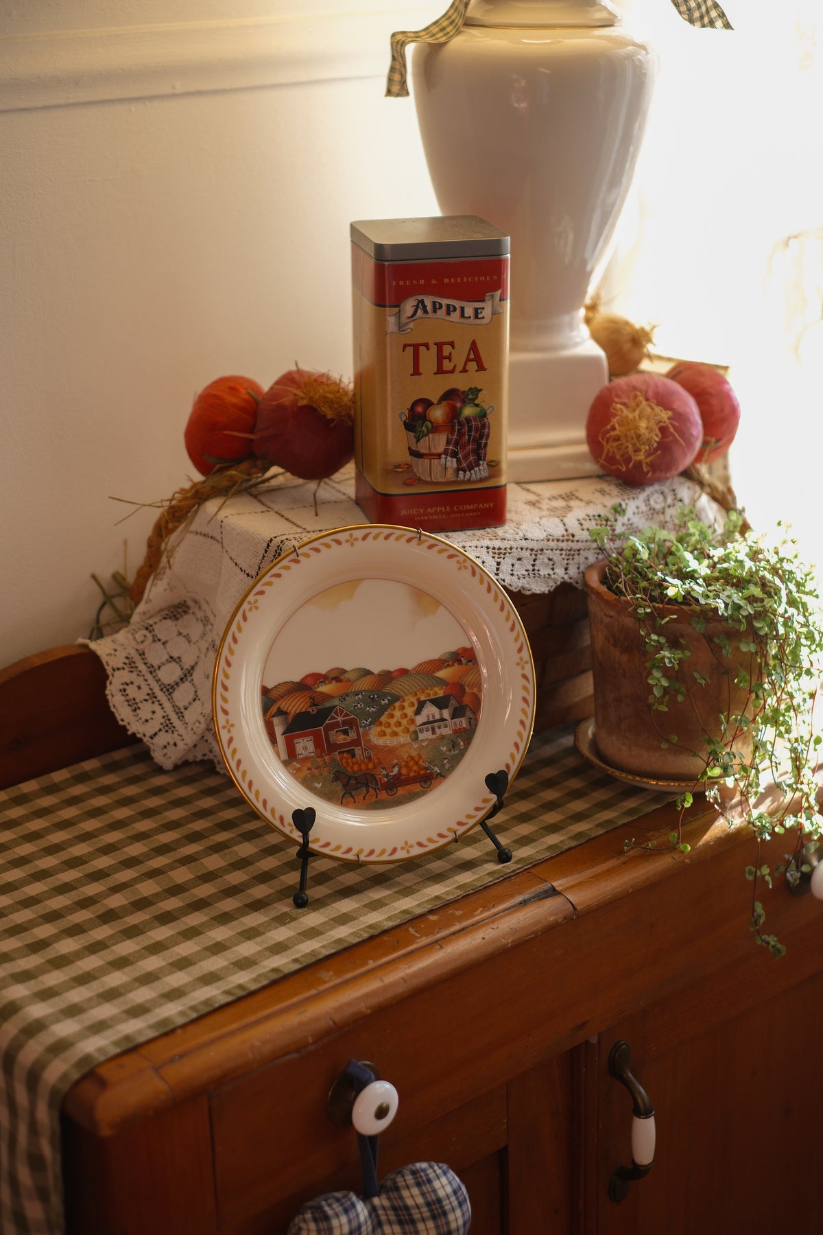 Vintage autumn scenery wall plate 🍂