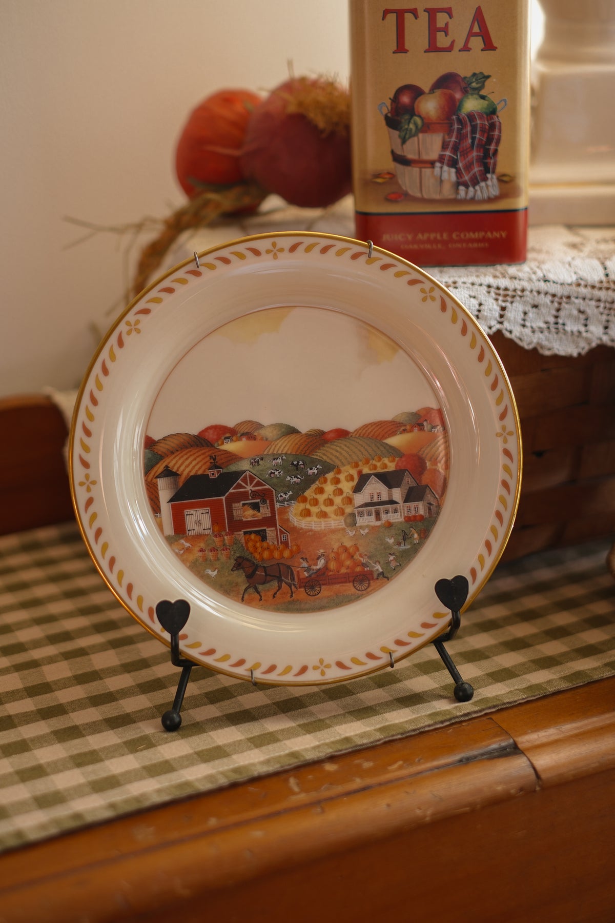Vintage autumn scenery wall plate 🍂