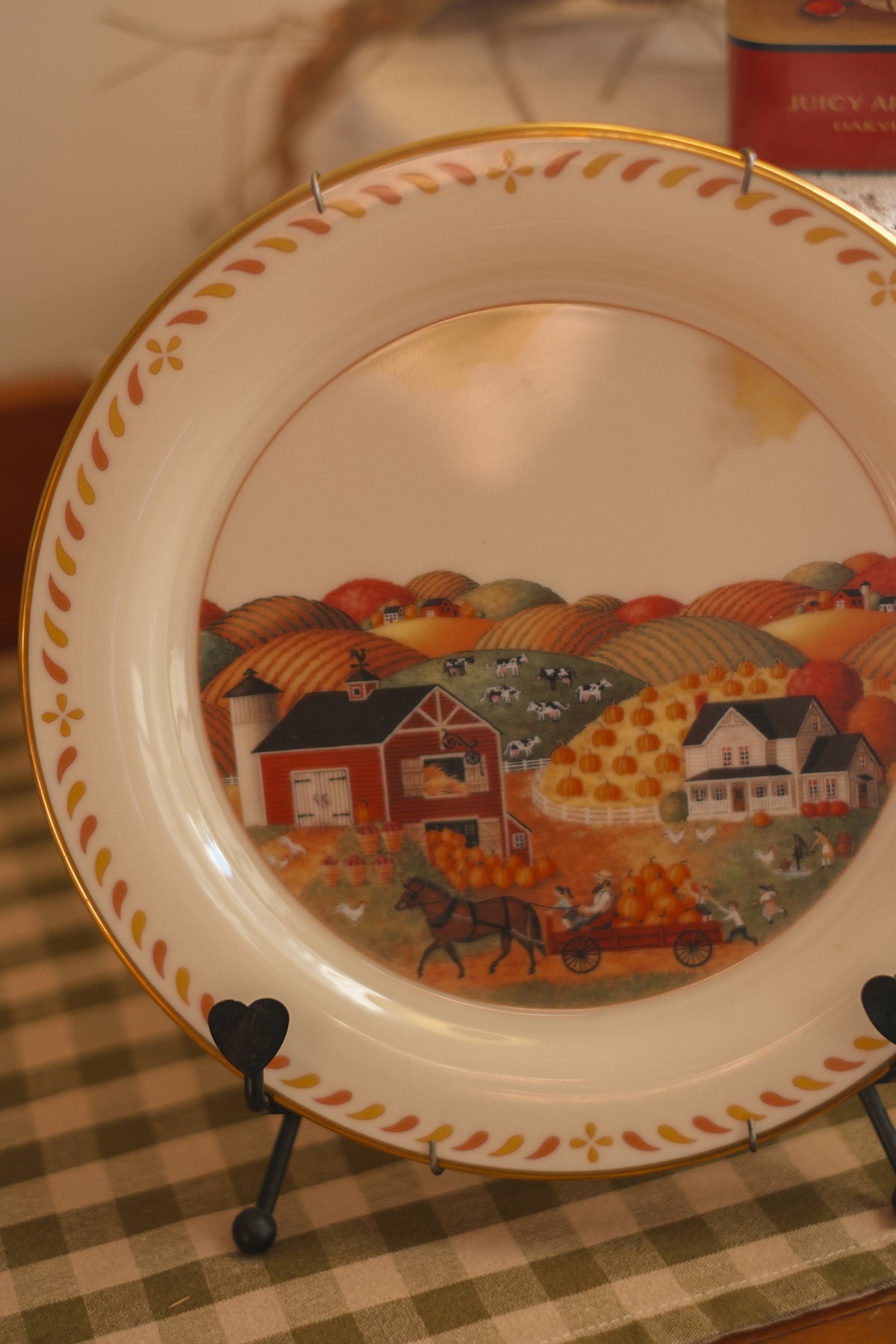 Vintage autumn scenery wall plate 🍂