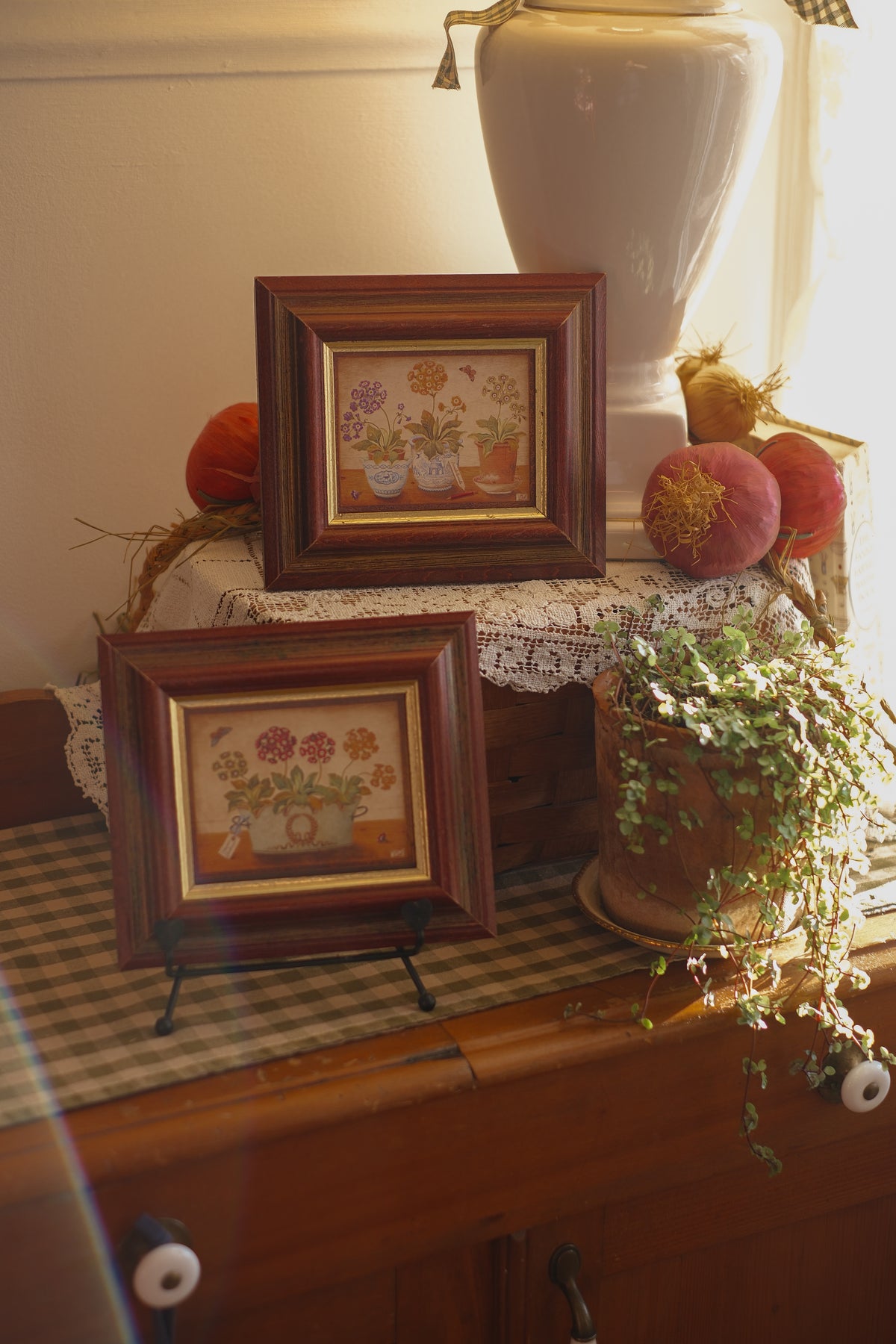 Vintage floral framed wall art pair 🥀