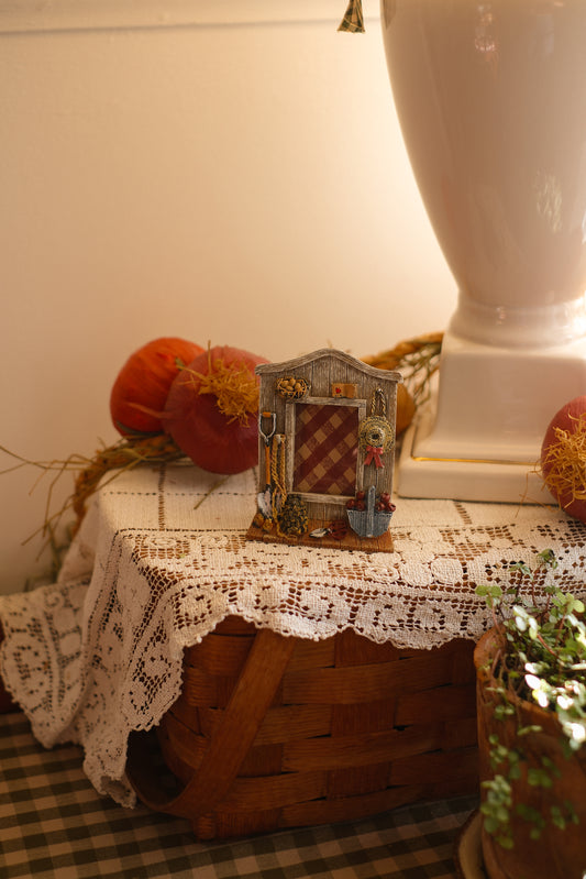 Vintage mini garden shed frame 🧺