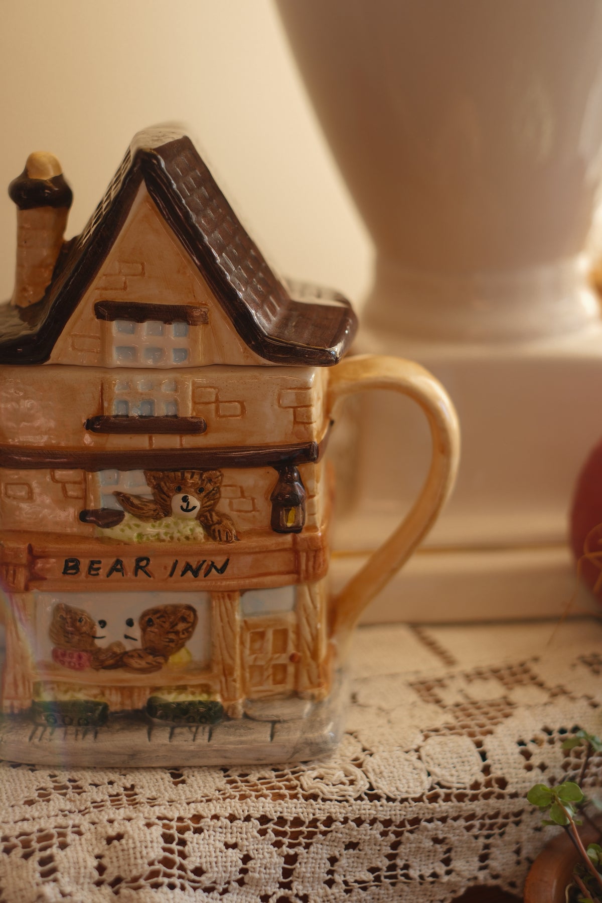 Vintage teddy bear house tea pot 🧸