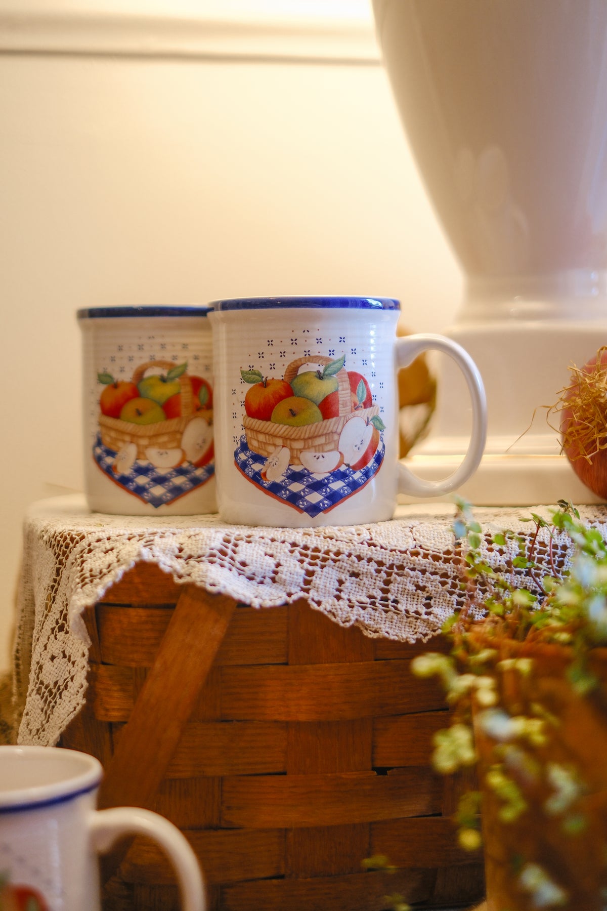 Vintage apple basket mug set ☕️