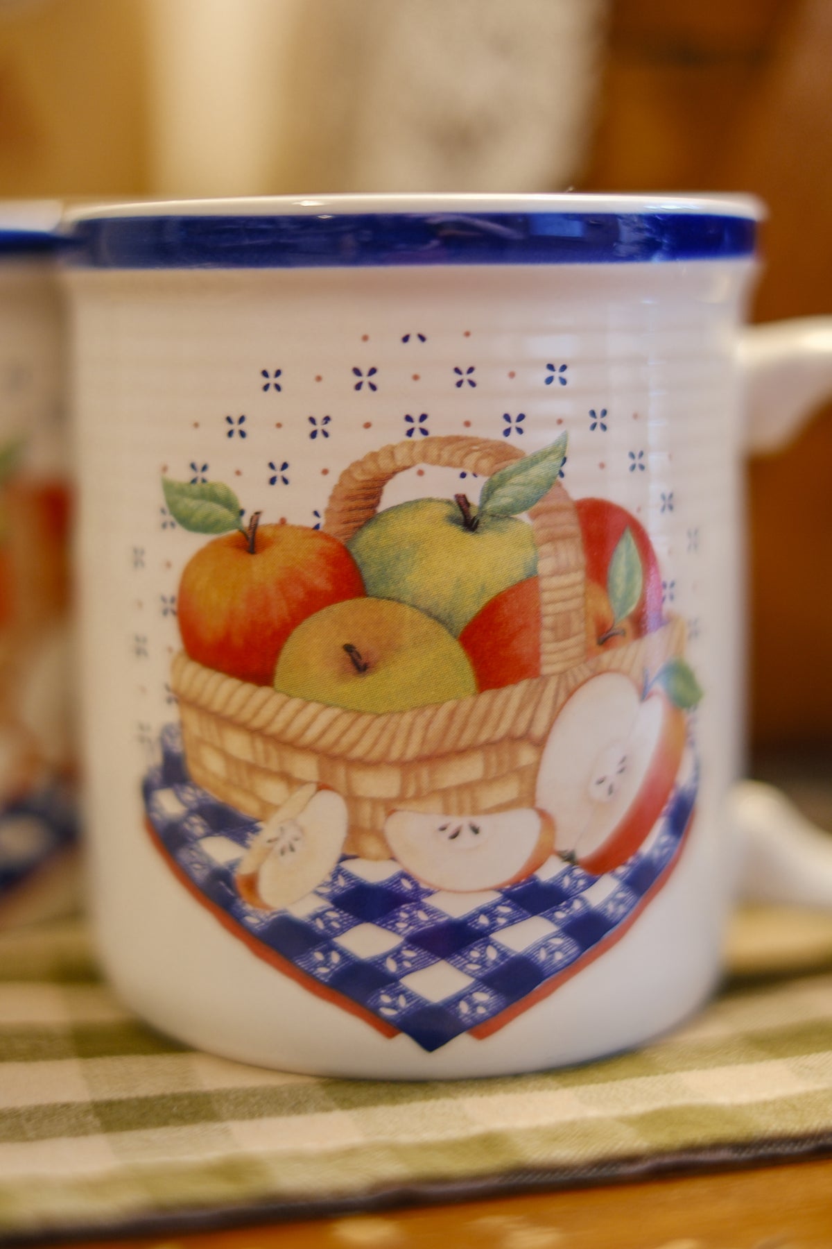 Vintage apple basket mug set ☕️