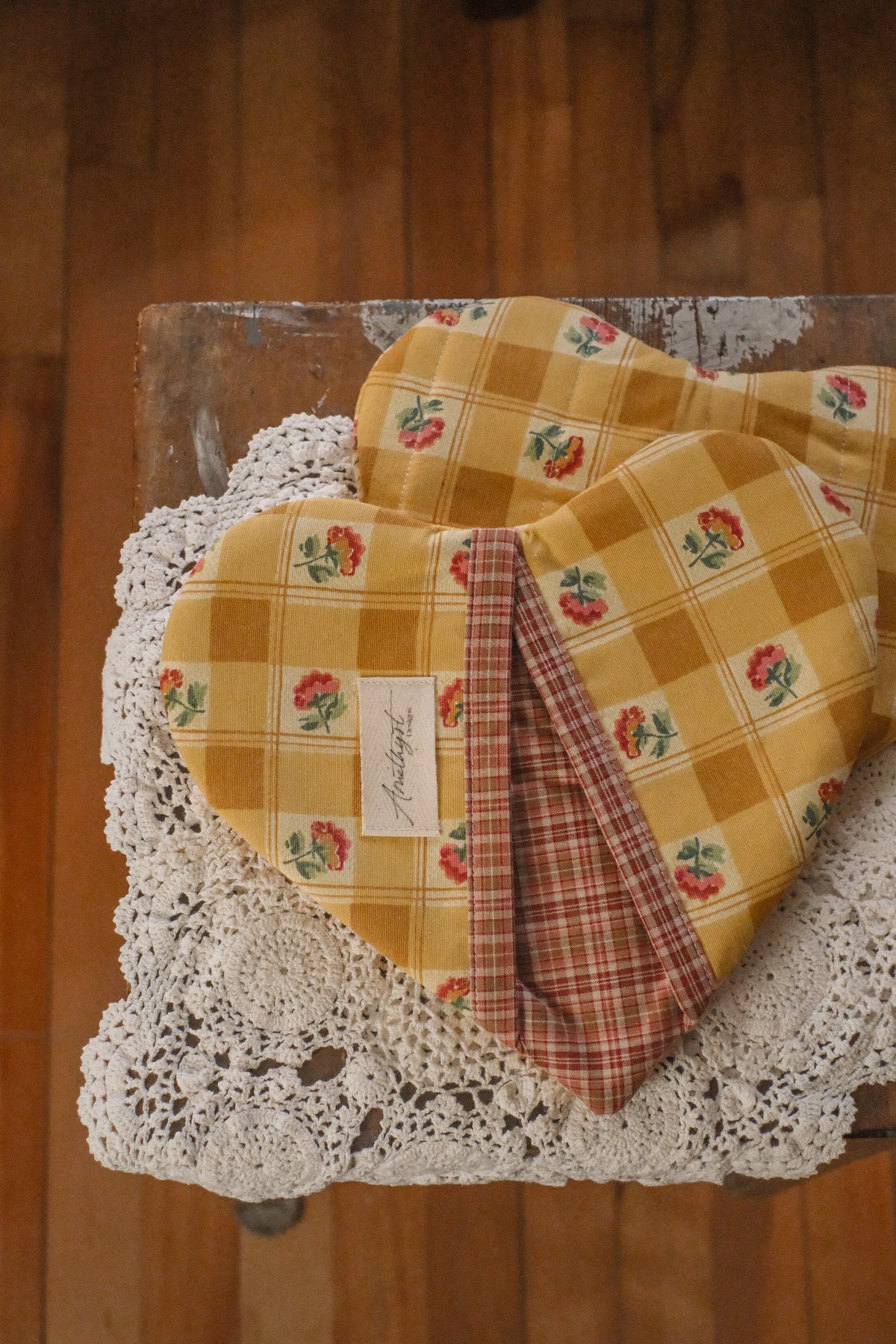 Handmade heart shaped oven mitt set - sunny side up 🌻