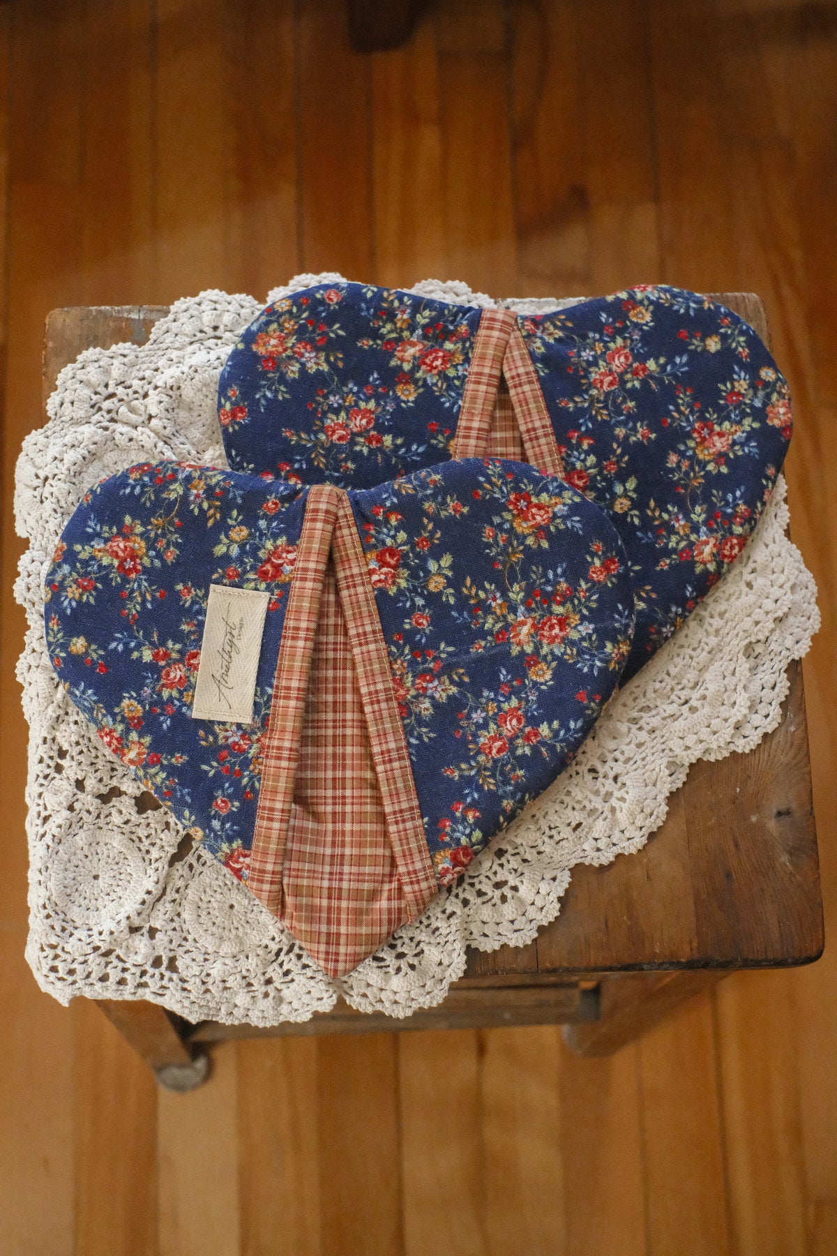 Handmade heart shaped oven mitt set - bramble berry🍓🫐