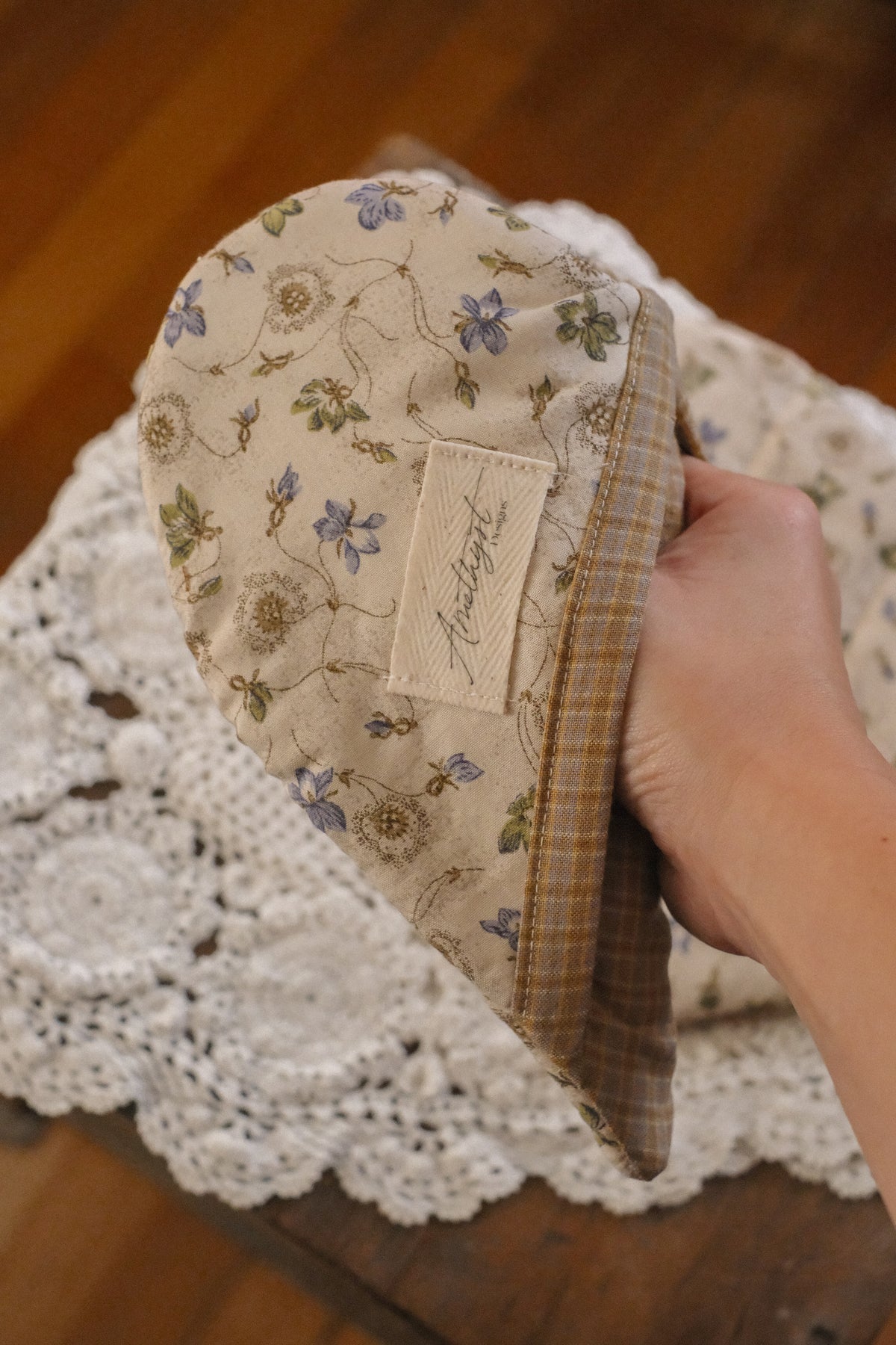 Handmade heart shaped oven mitt set - breakfast tea ☕️