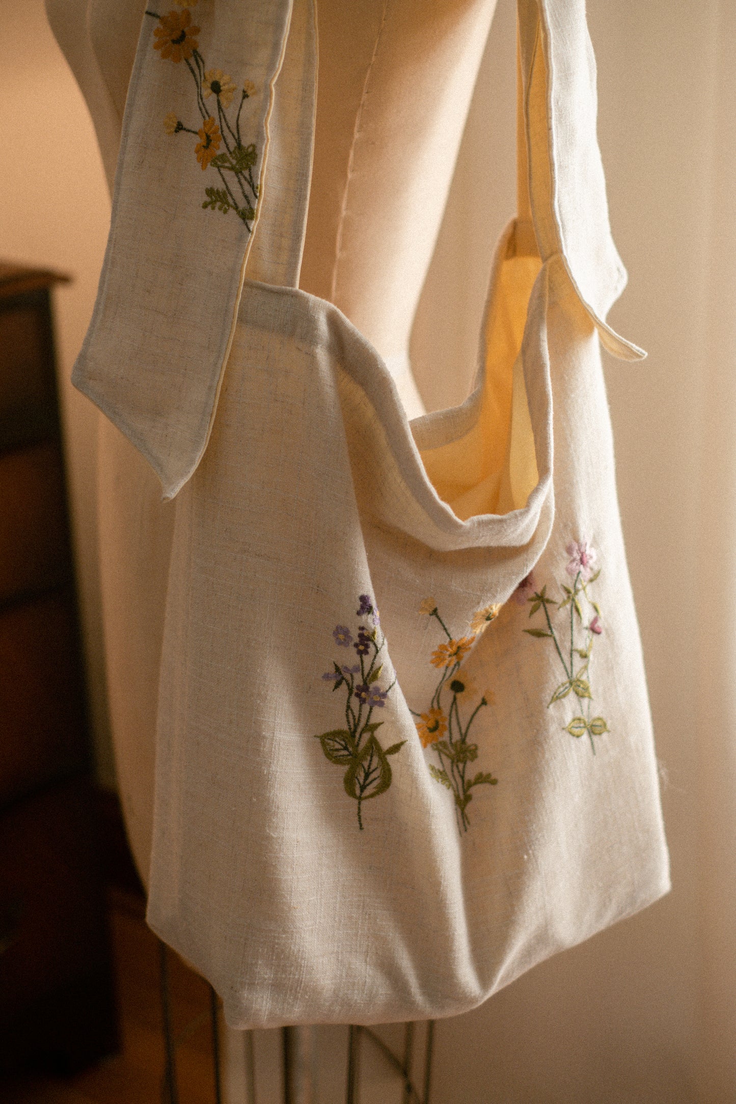 NEW♡ Handmade Ribbon floral embroidered tote bag - Daisy