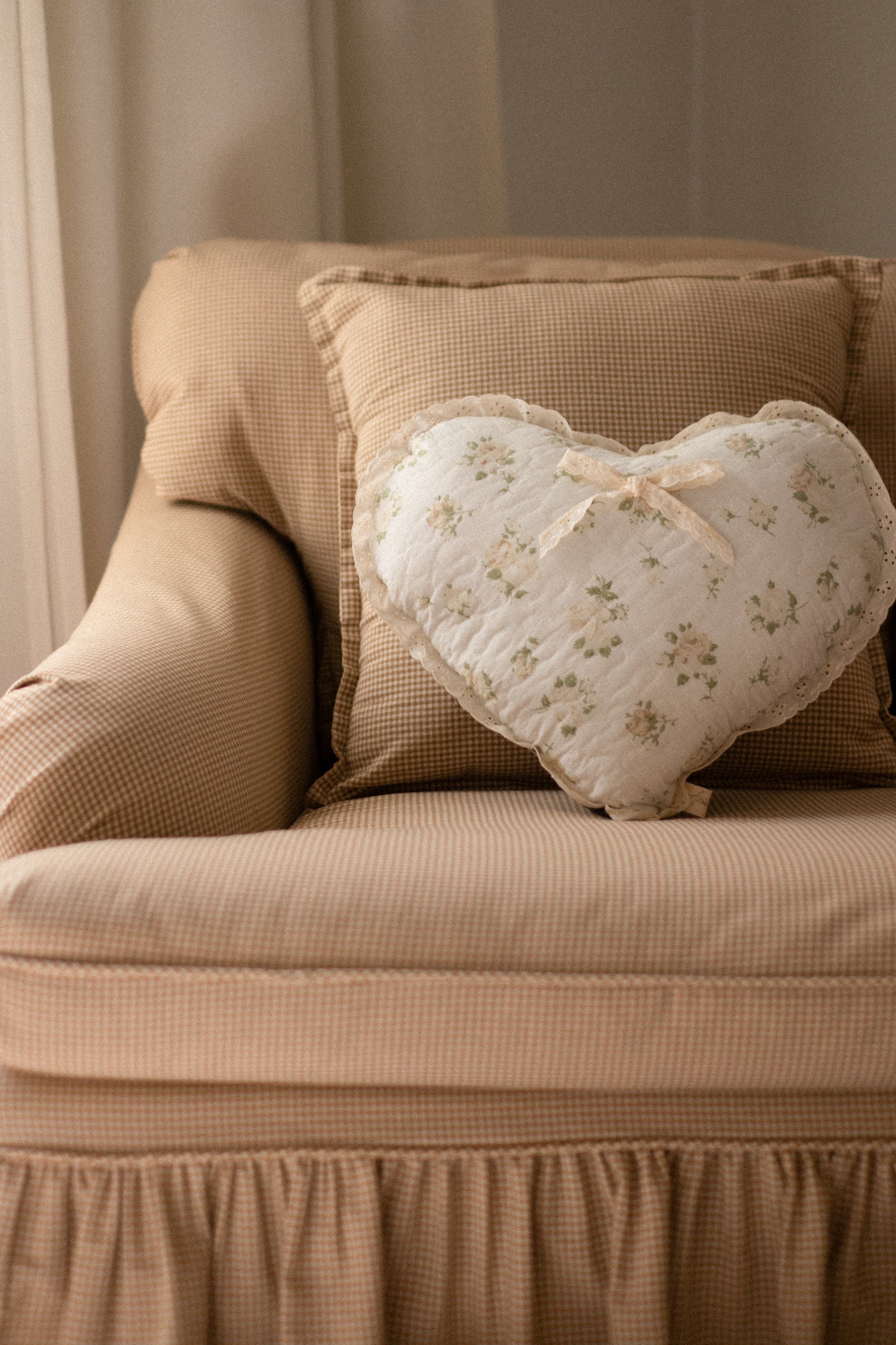 Handmade ruffled heart pillow - Anne
