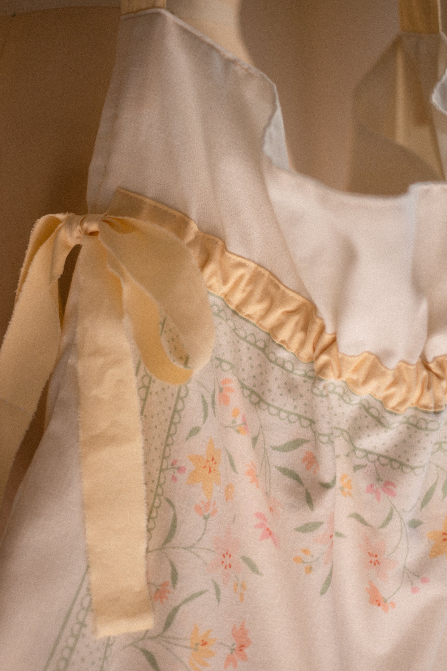 New♡ Cotton ruffled bow slouchy tote bag - Lizzie