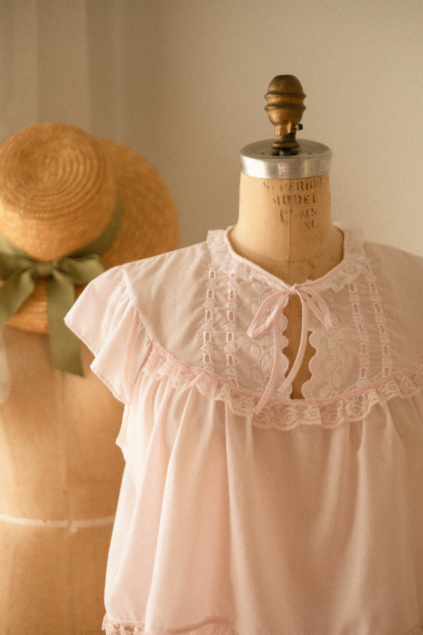 Vintage pink lacy pyjama set