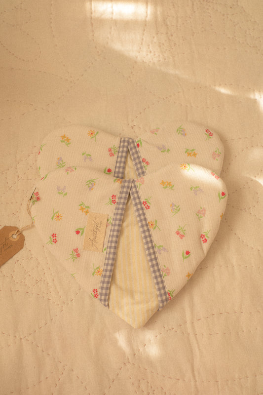 Handmade heart shaped oven mitts - violette