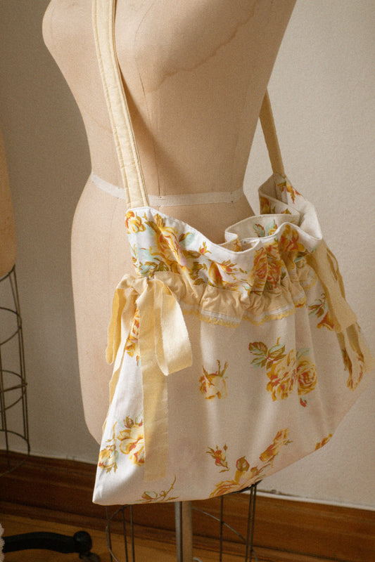 New♡ Cotton ruffled bow slouchy tote bag - Daisie