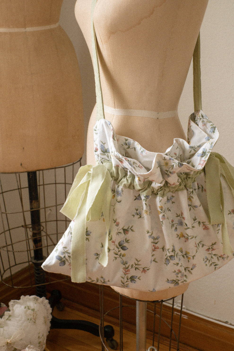 New♡ Cotton ruffled bow slouchy tote bag - Peppermint – Amethyst designs