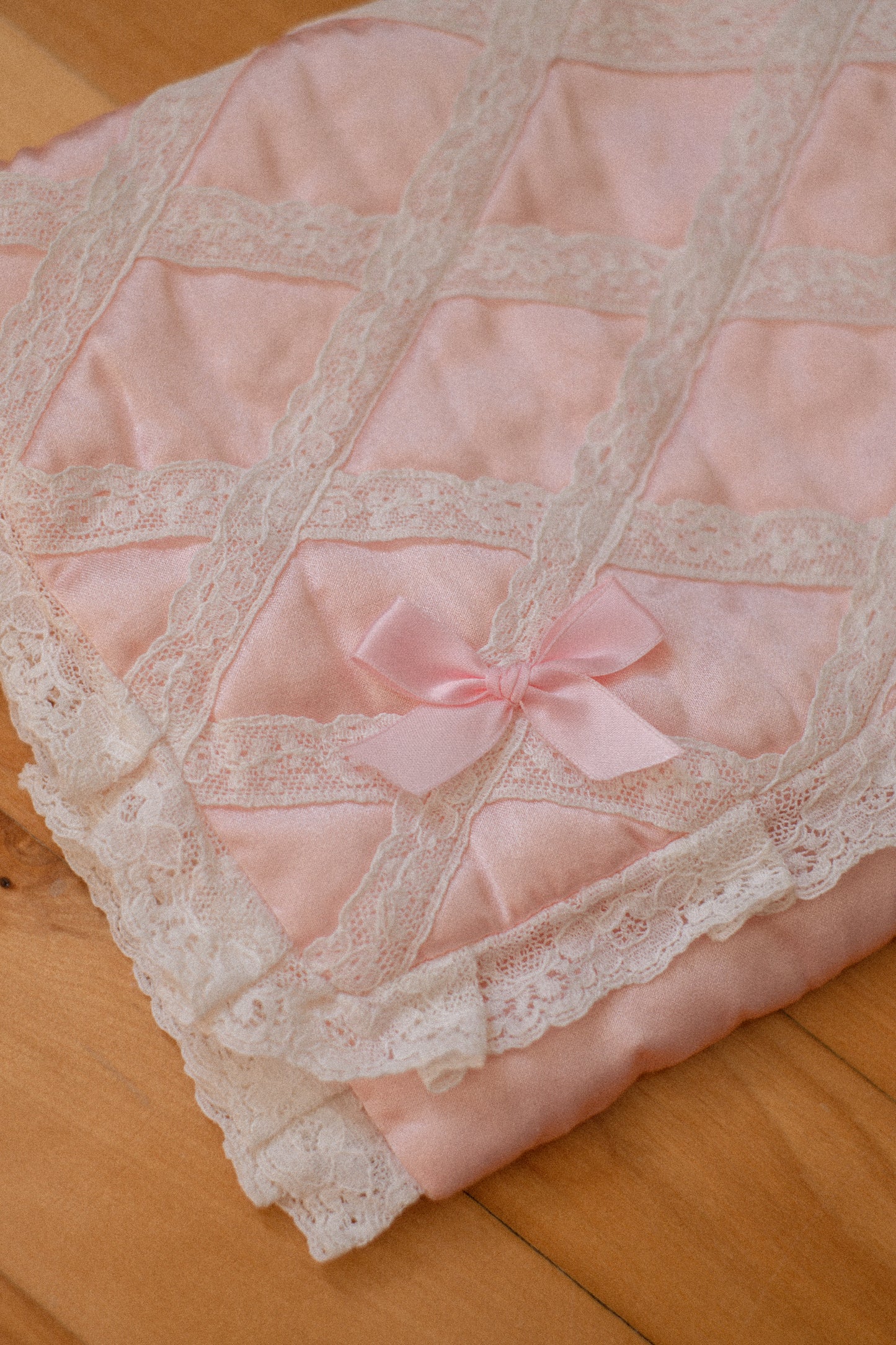 Vintage Satin lingerie bag - Pink bows
