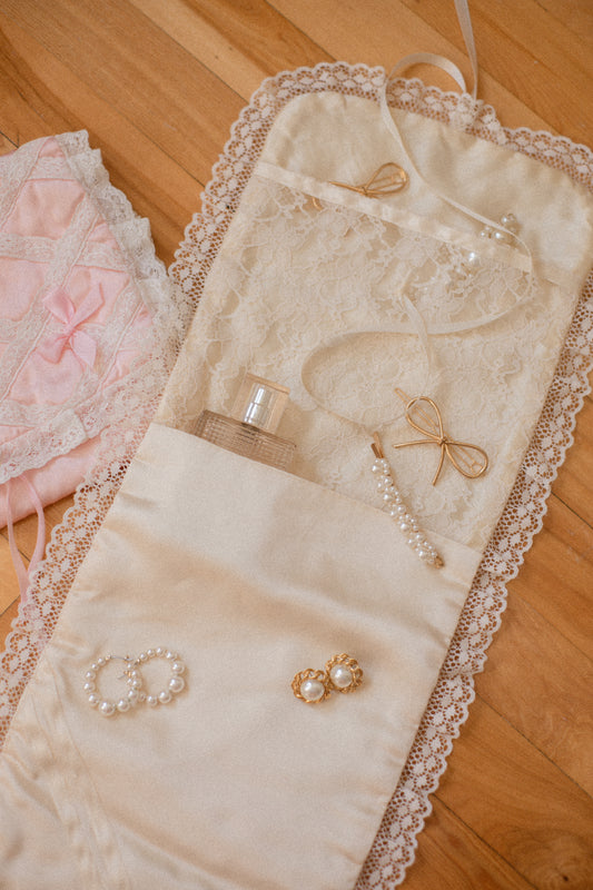 Vintage Satin lingerie bag - Cream lace