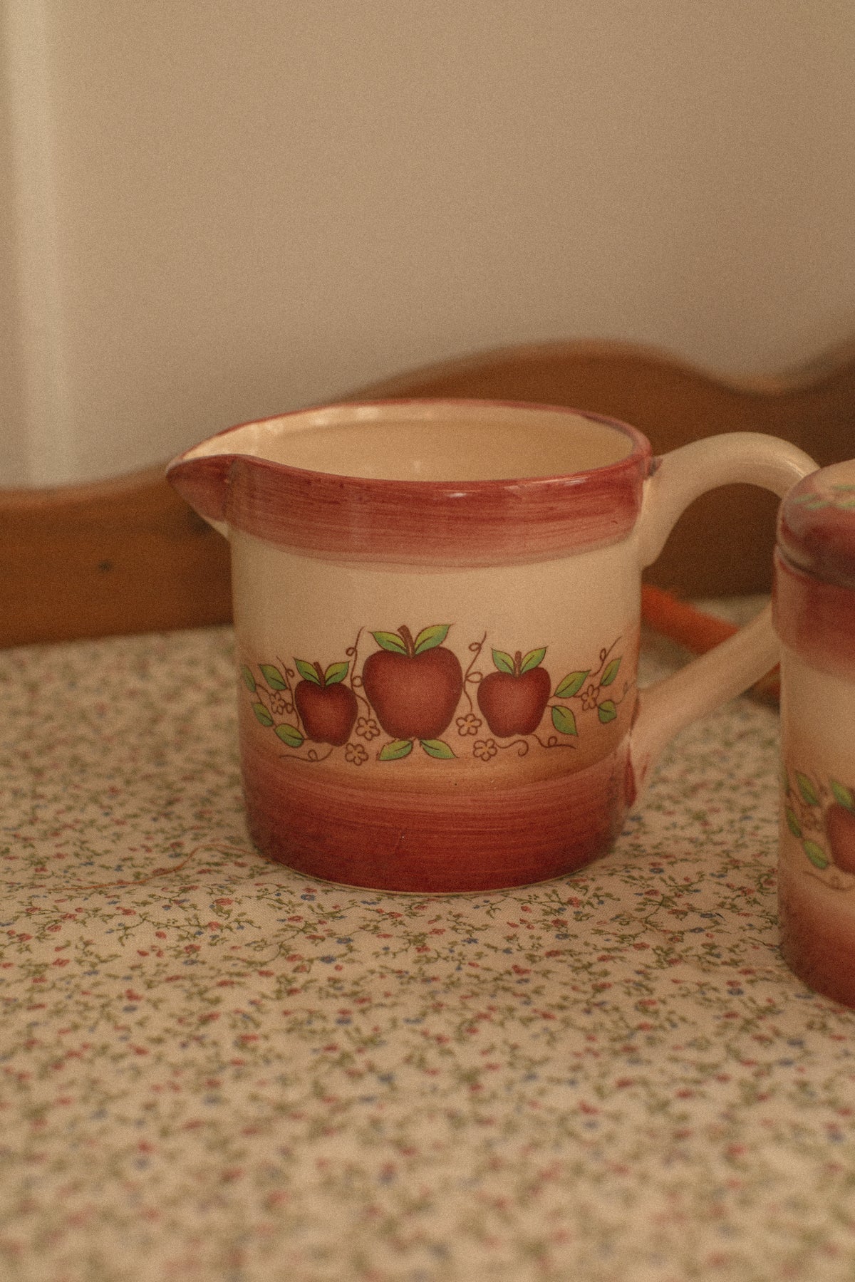 Vintage apple kitchen set 🍎
