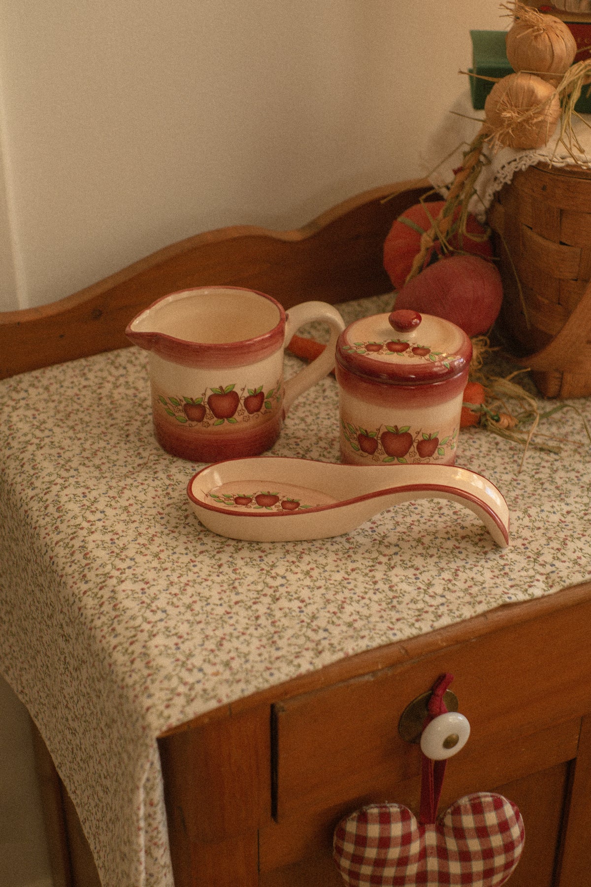 Vintage apple kitchen set 🍎