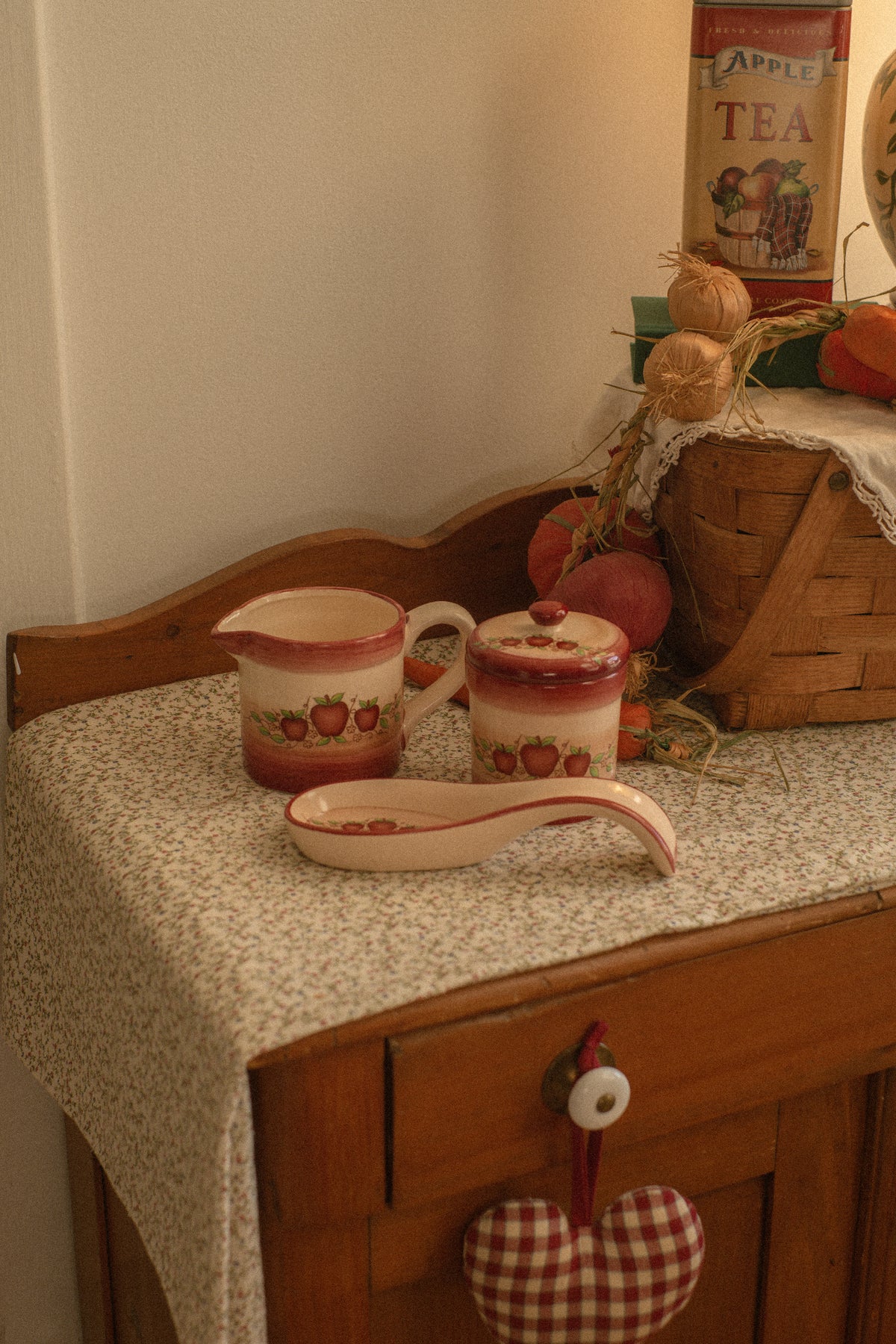 Vintage apple kitchen set 🍎