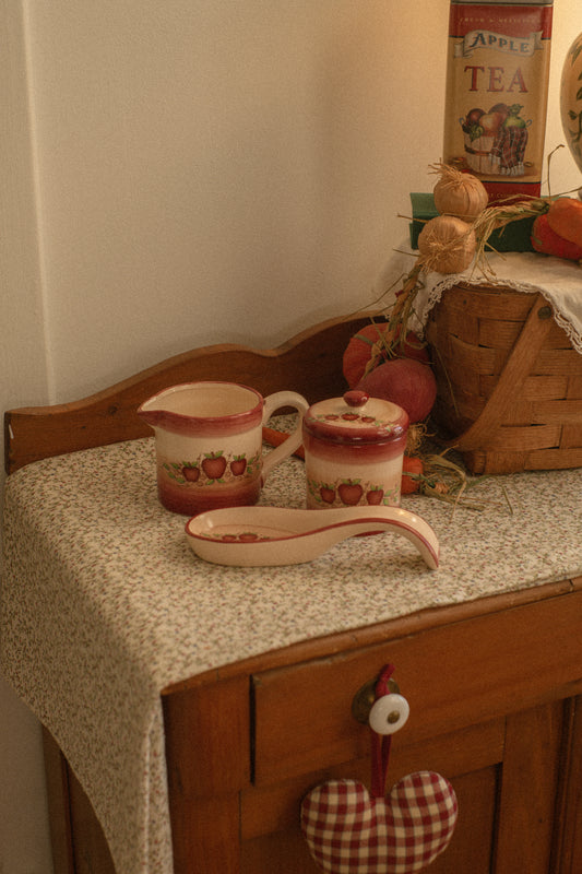 Vintage apple kitchen set 🍎