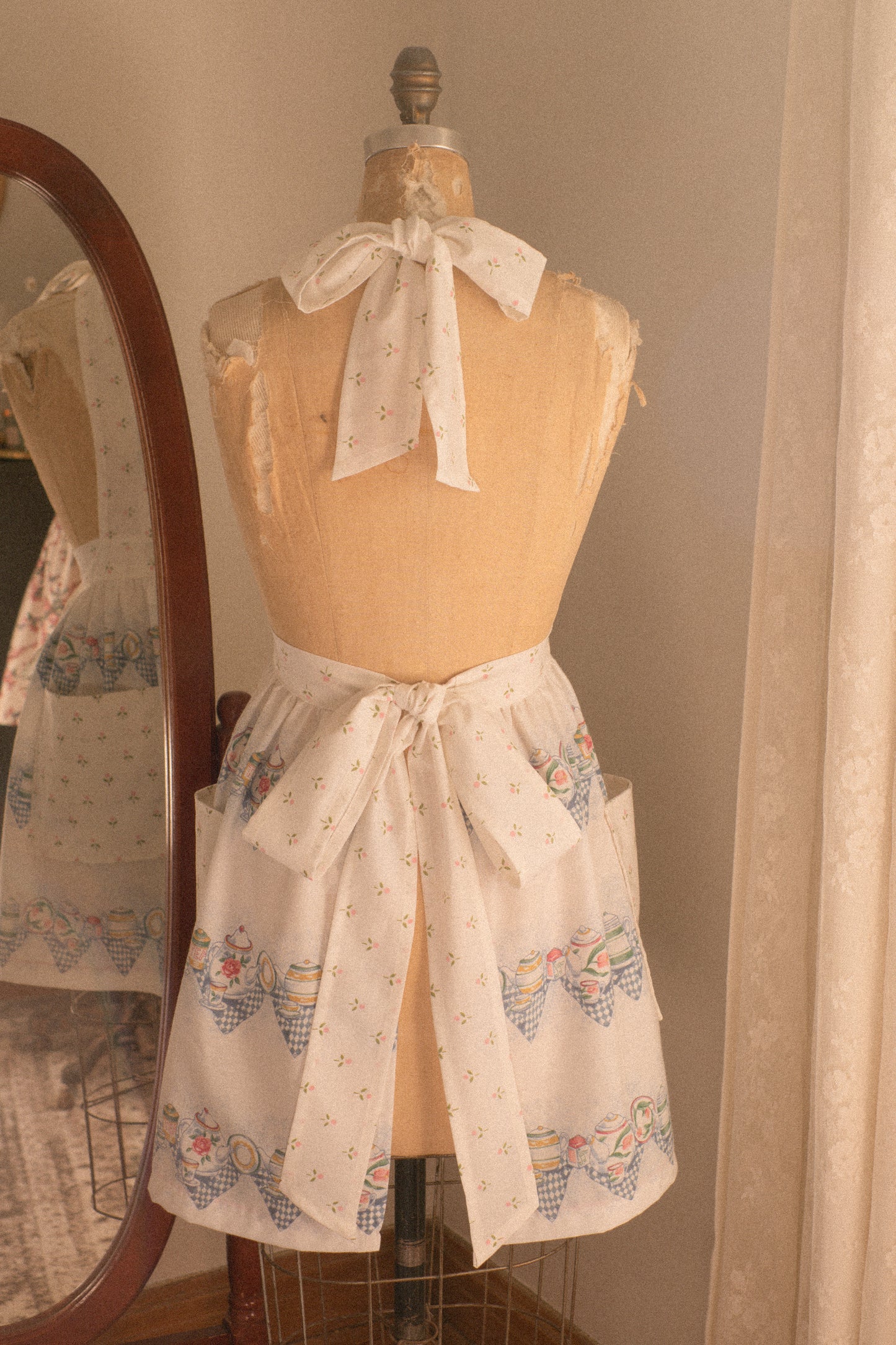 Handmade vintage inspired apron - tea party