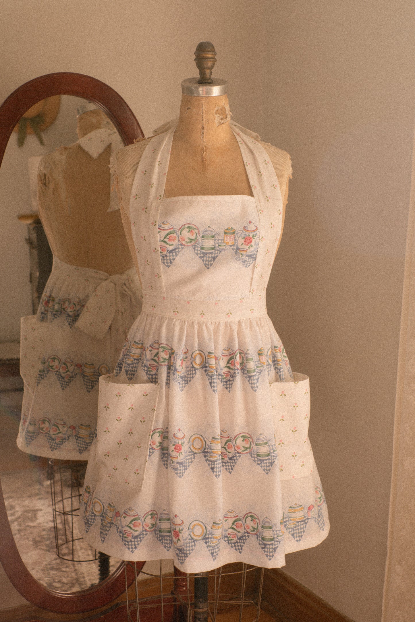 Handmade vintage inspired apron - tea party