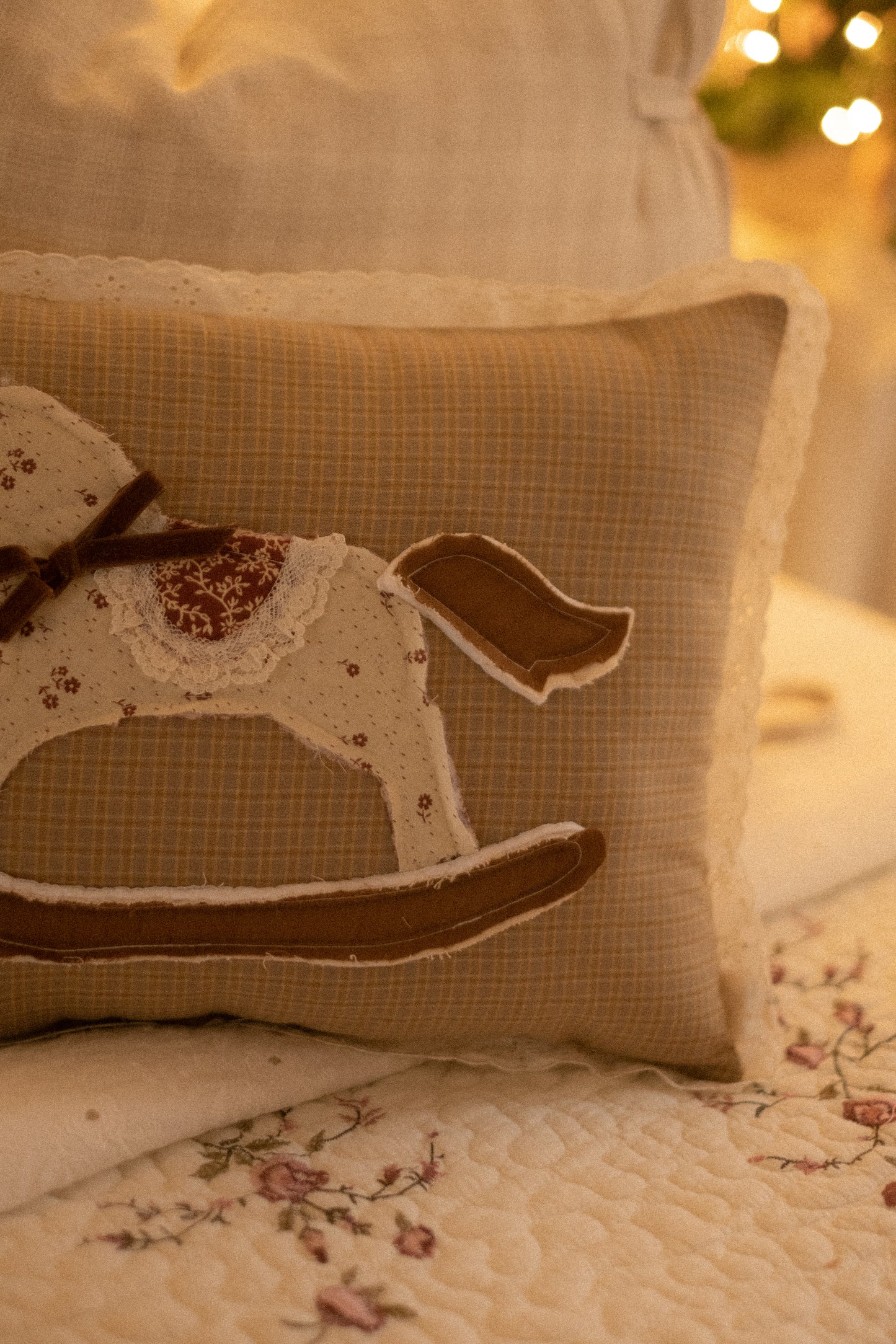 New✨ Applique rocking horse decorative pillow