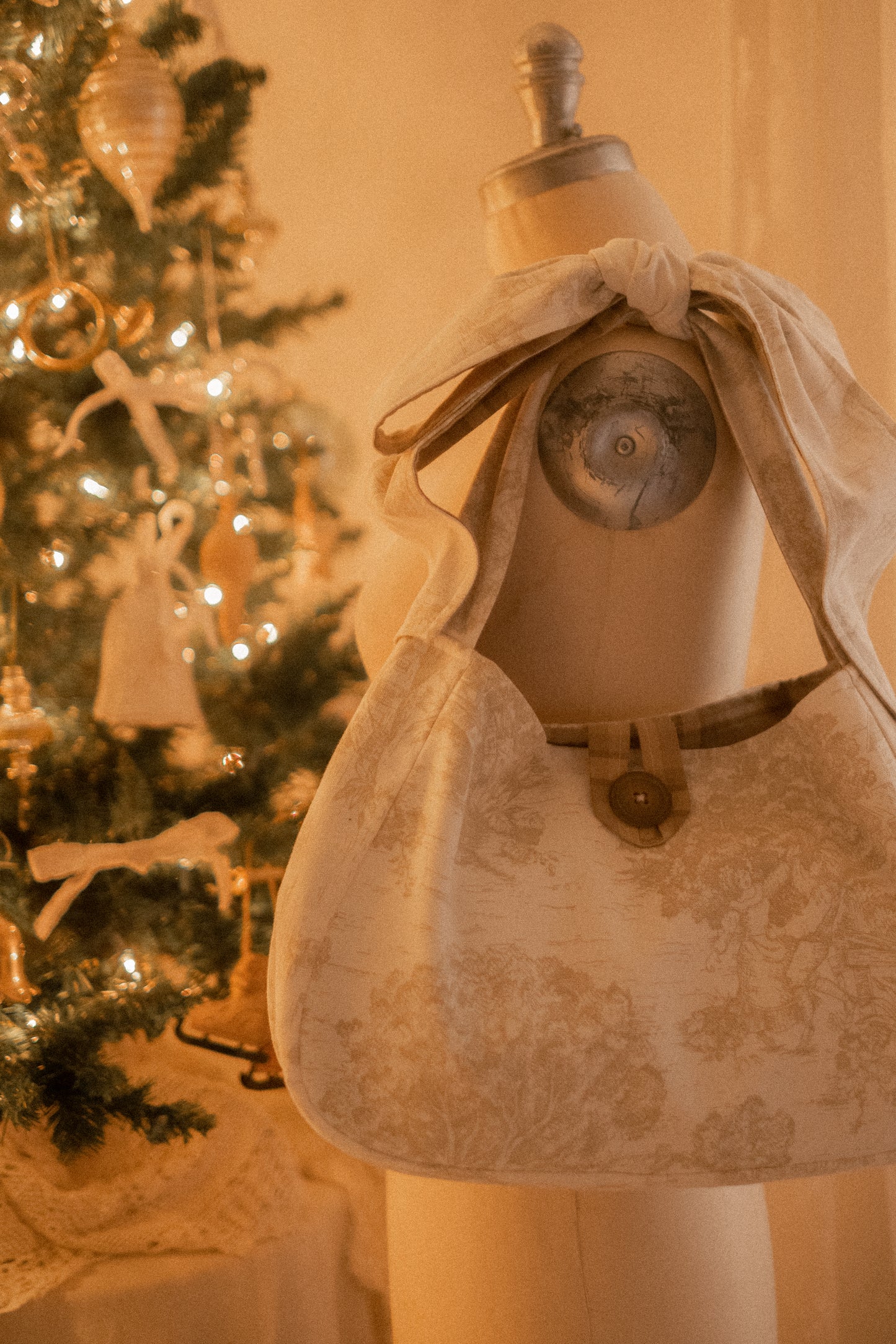 New ✨ Vintage inspired toile bow tote - Heirloom Beige