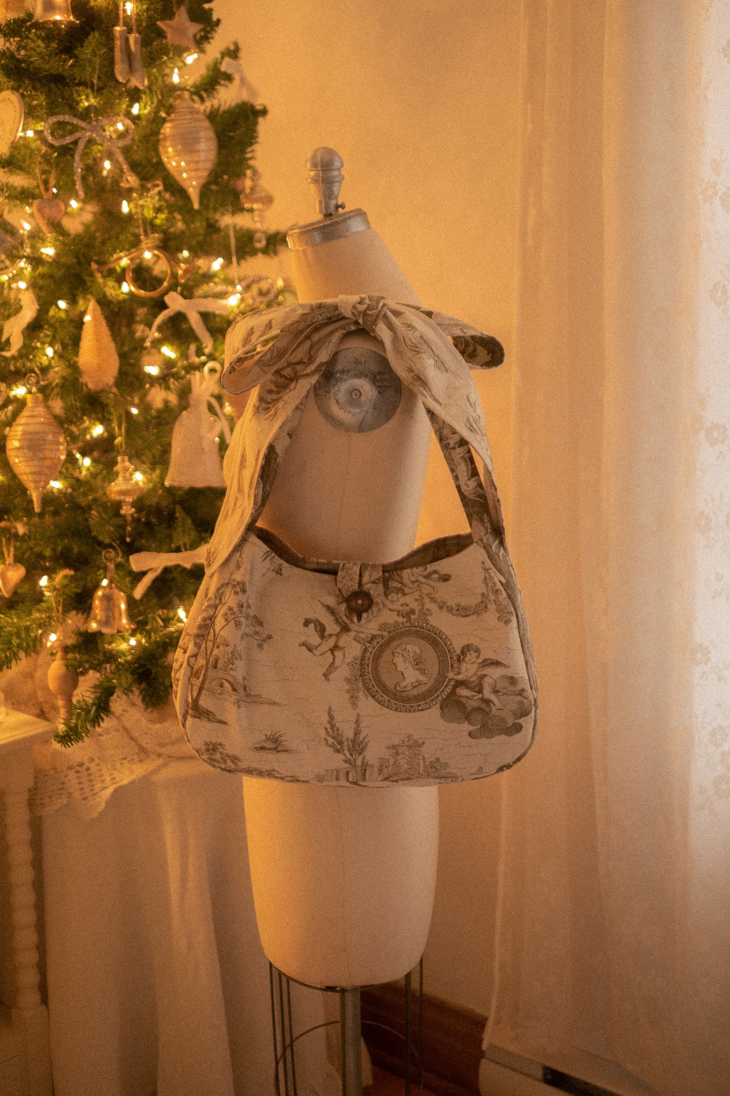 New ✨ Vintage inspired toile bow tote - Antique Cocoa